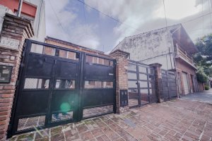 Olivos House for Sale – 4 Rooms Apartment Credit