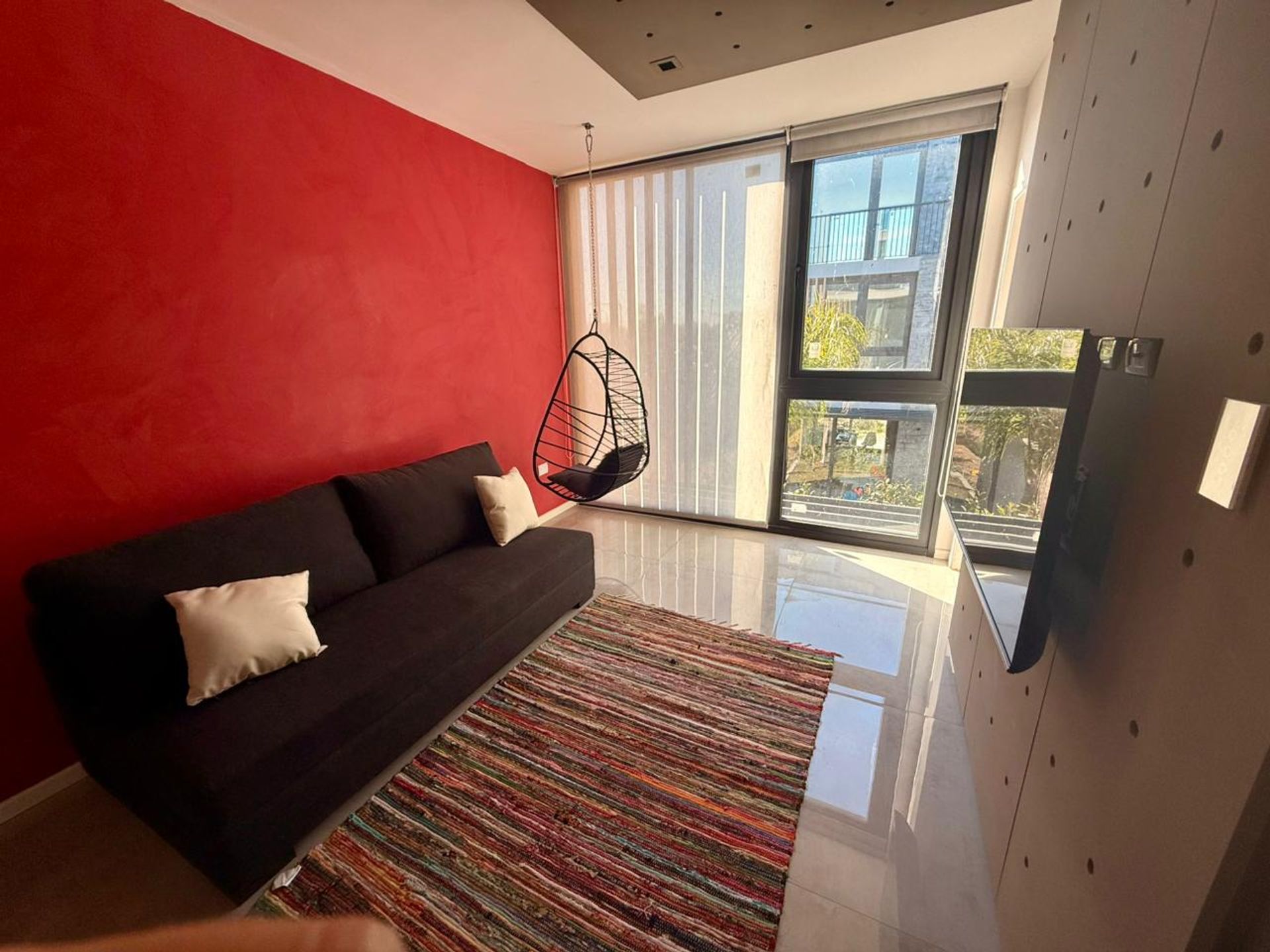 Casa en Sunny Tigre | Sobre calle principal