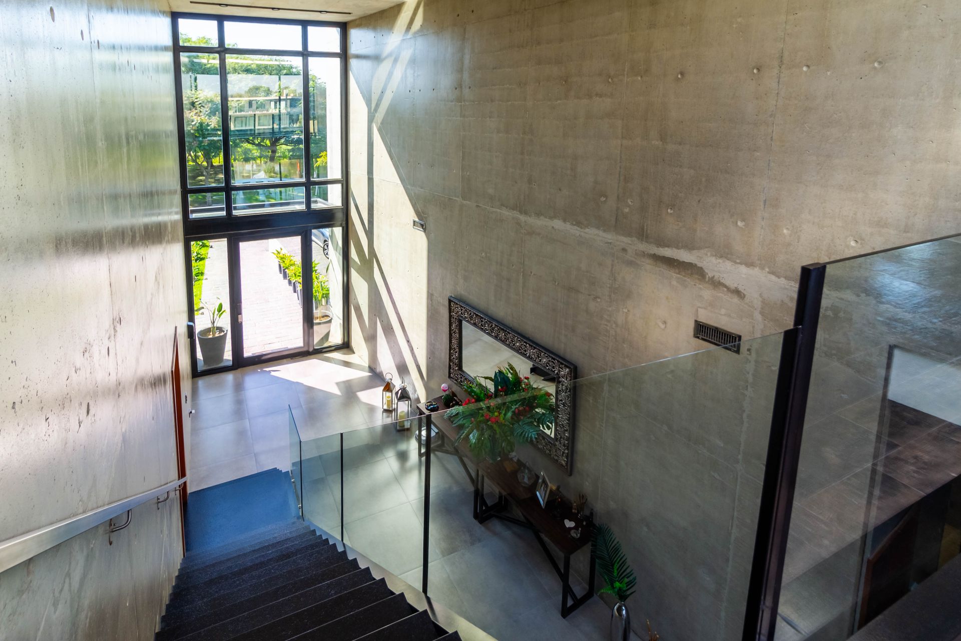 Casa en Sunny Tigre | Sobre calle principal