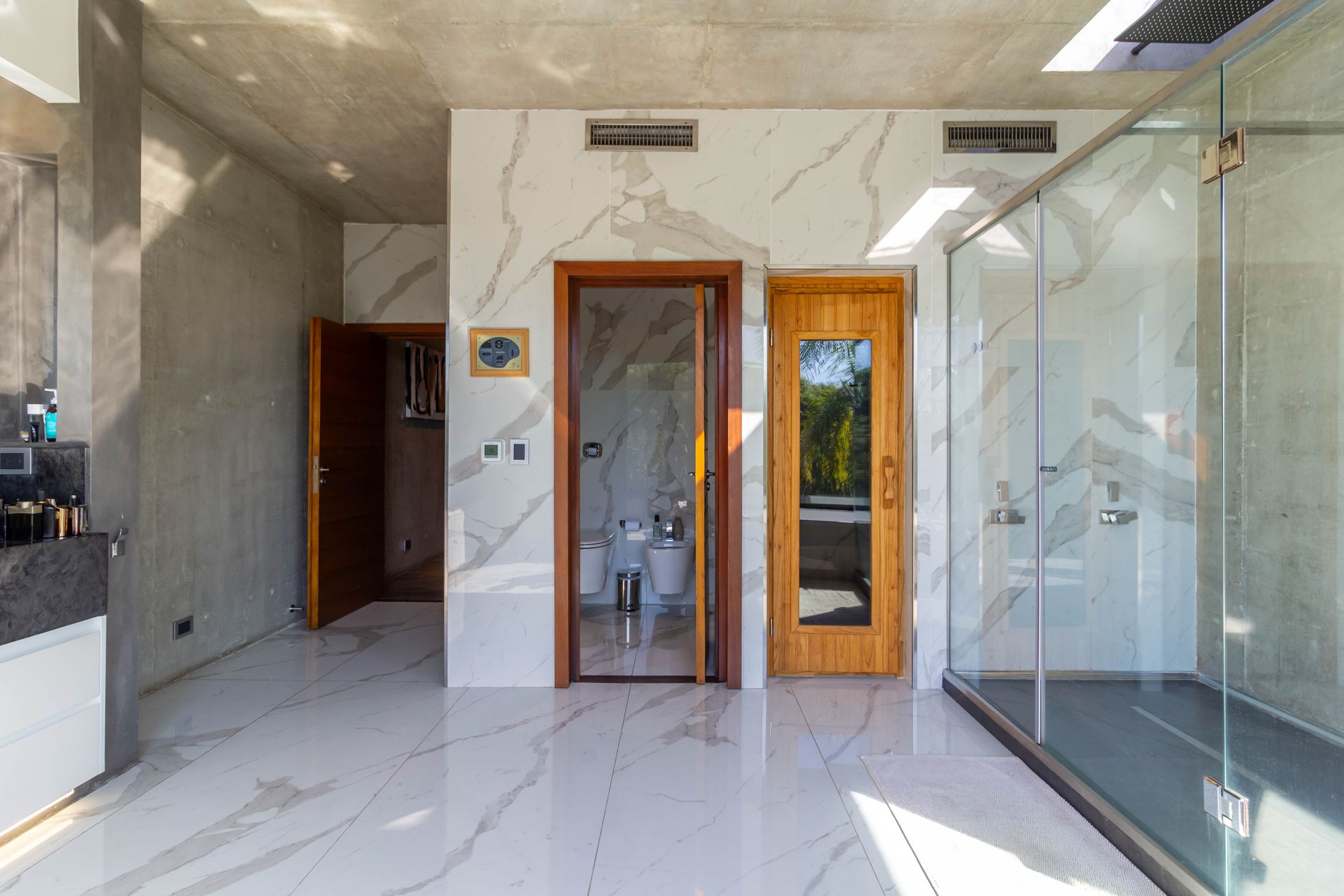 Casa en Sunny Tigre | Sobre calle principal