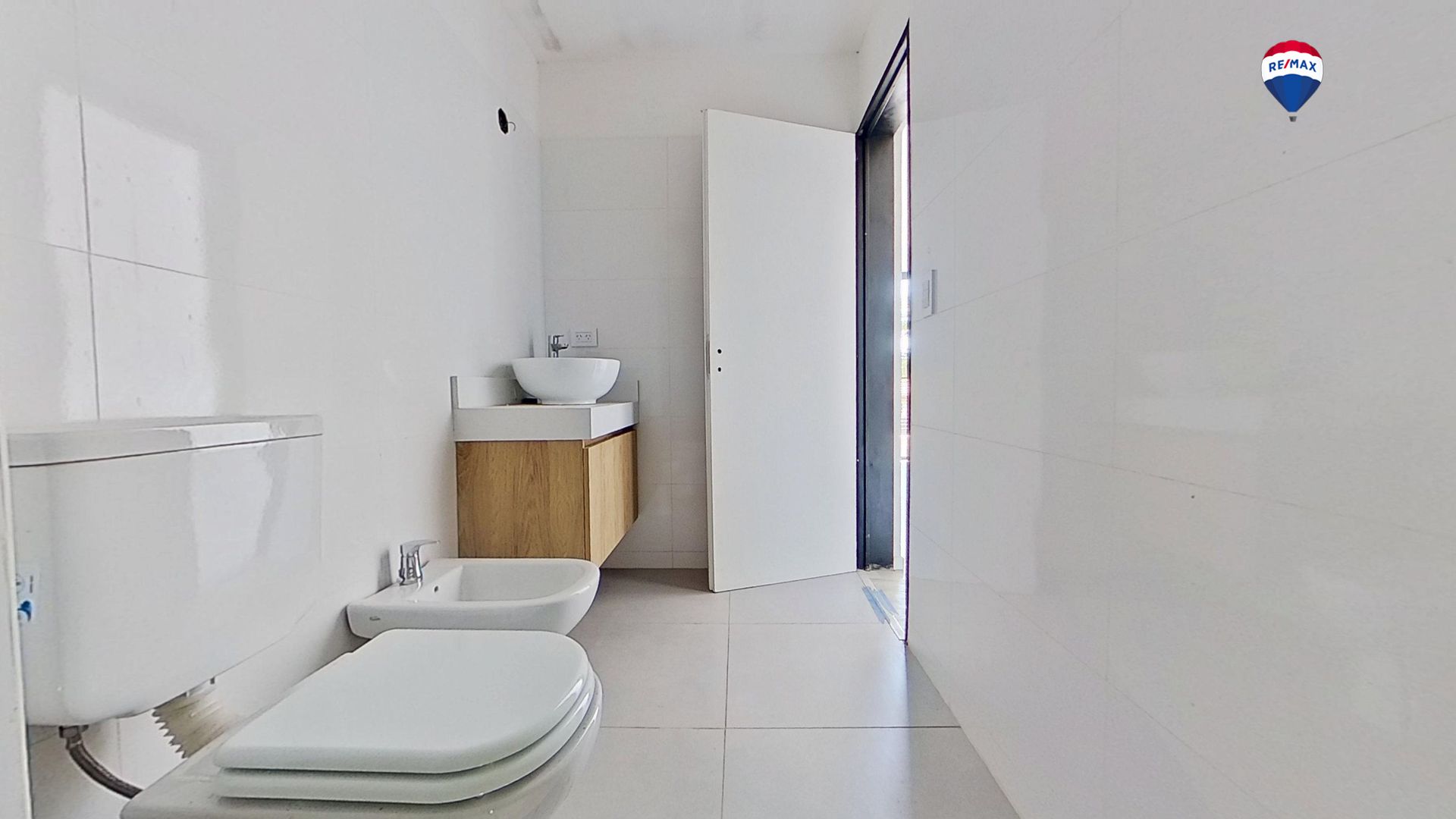 Departamento en Venta. 2 amb. c/ cochera V. López