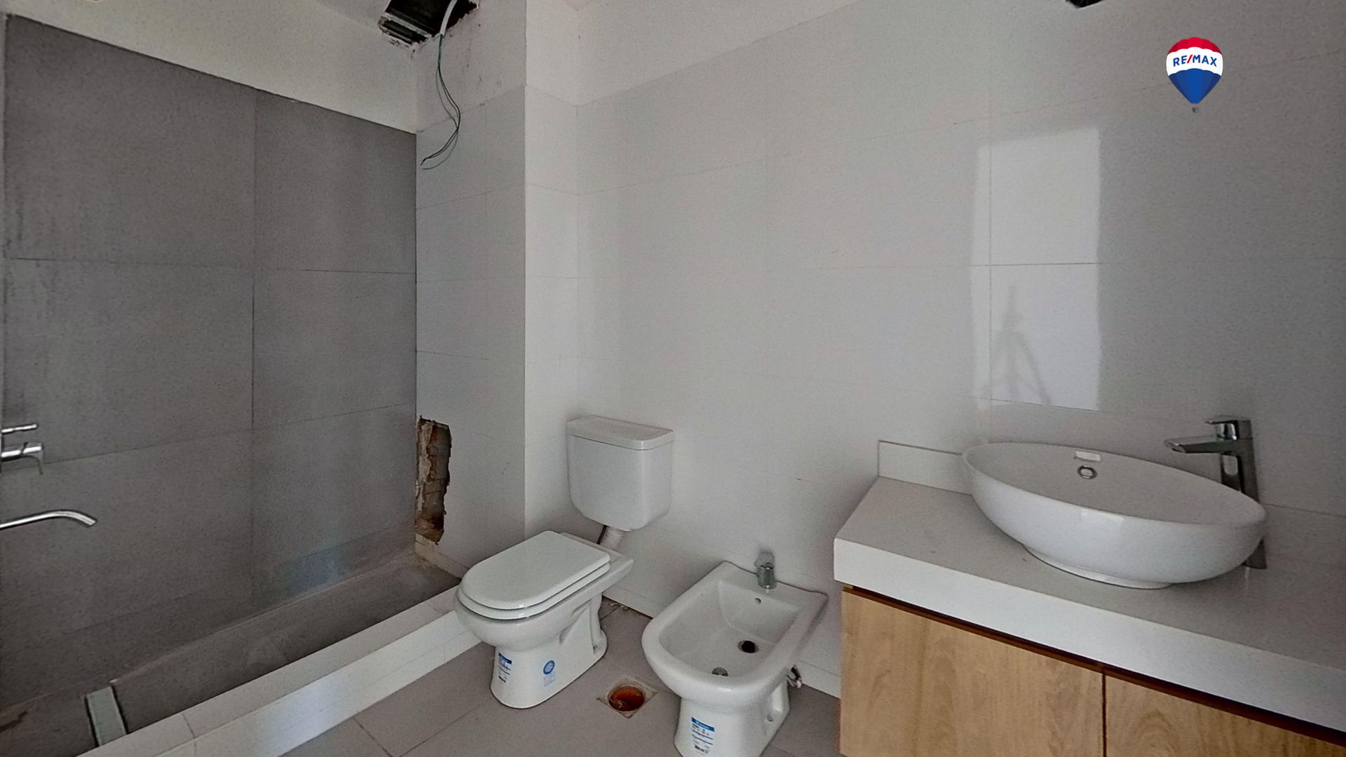 Departamento en Venta. 2 amb. c/ cochera V. López