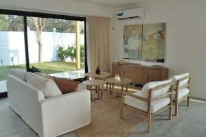 Duplex 3-room Apartment for Sale with Terrace and Garage, V López