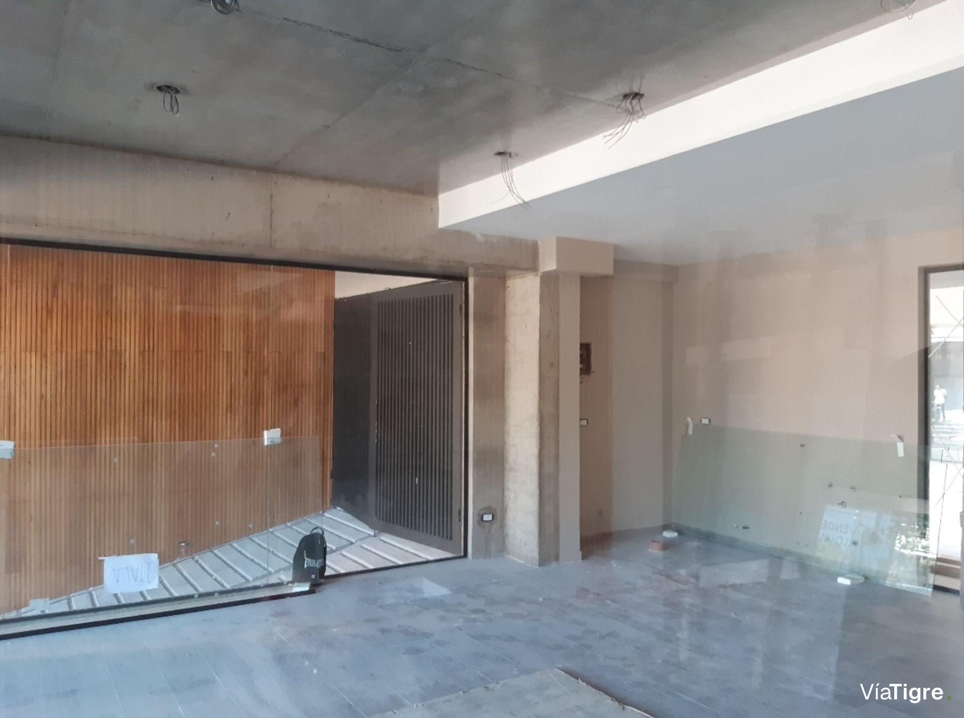 Local en P.B en Edificio Nature -Tigre Centro