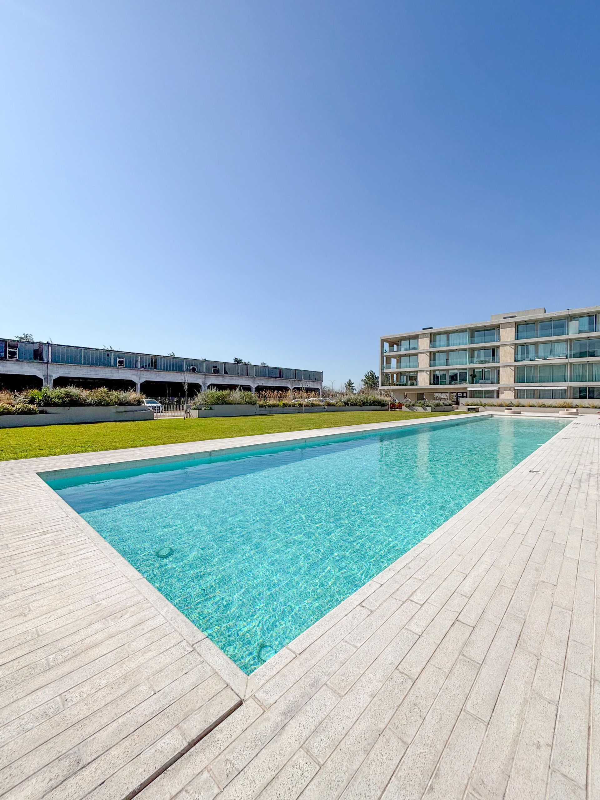 Alq 3 amb en Prana balcón y cochera sin amoblar