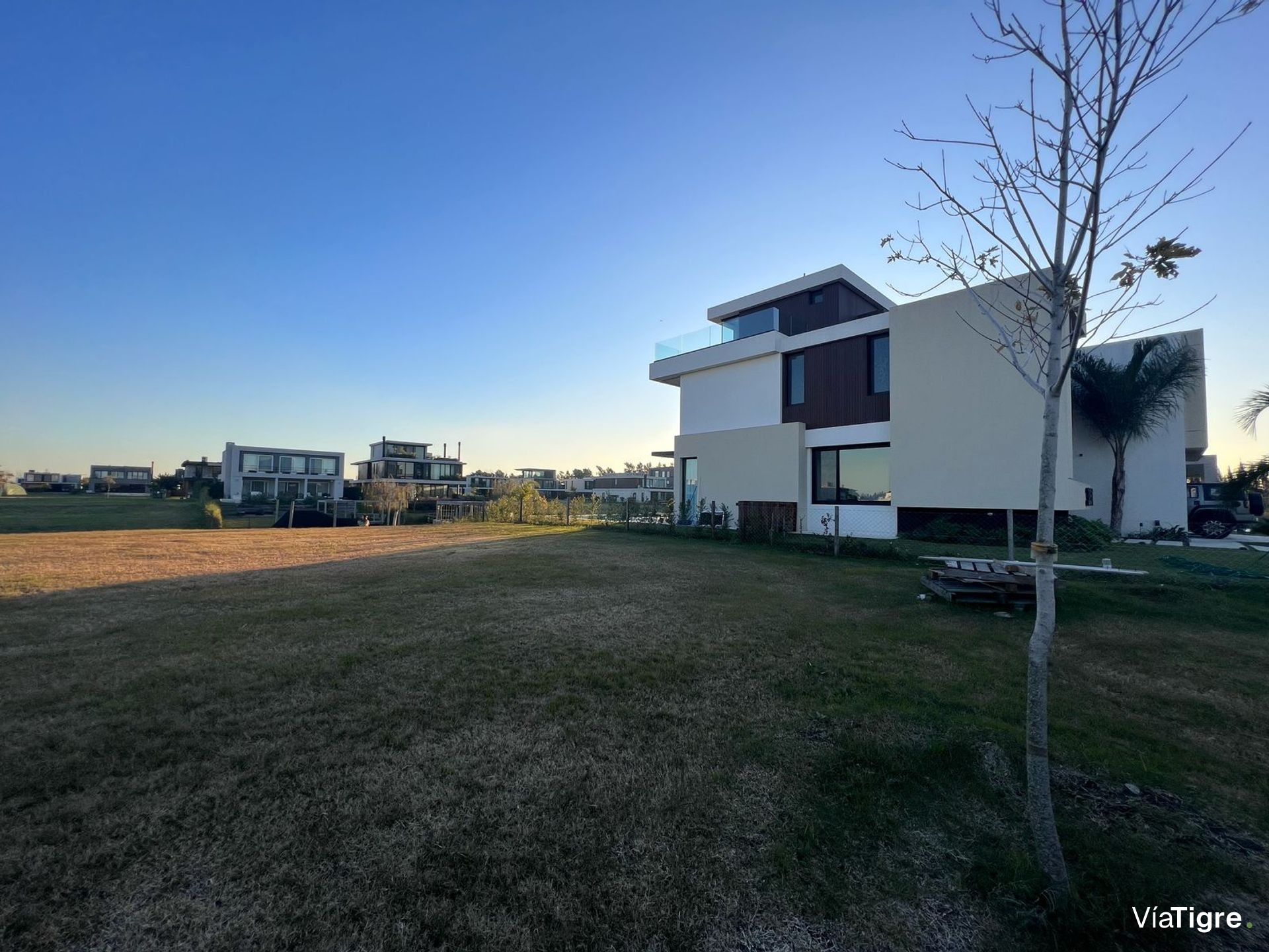 Dep 2 amb en venta San Isidro con cochera y balcón