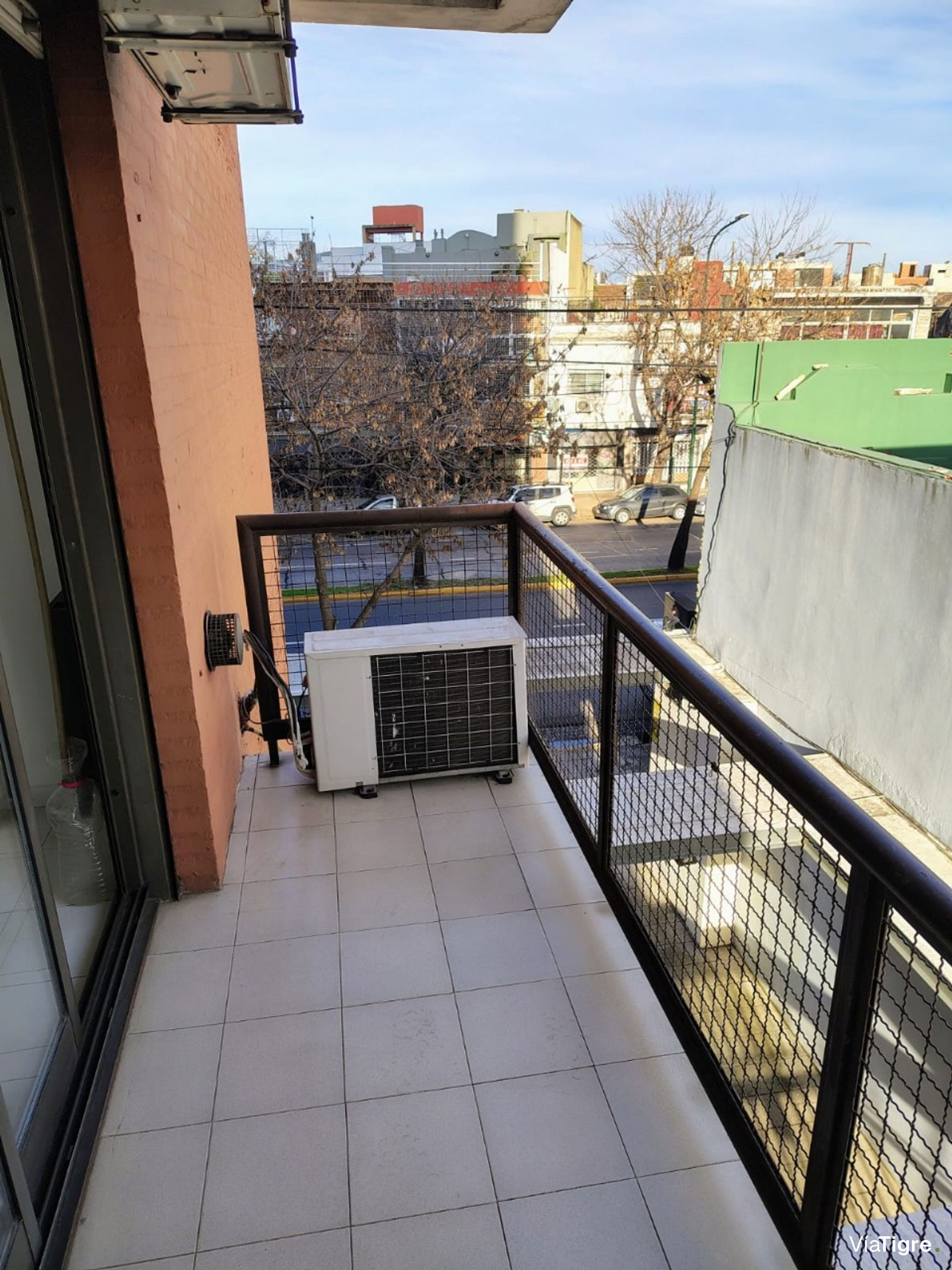 Dep 2 amb en venta San Isidro con cochera y balcón