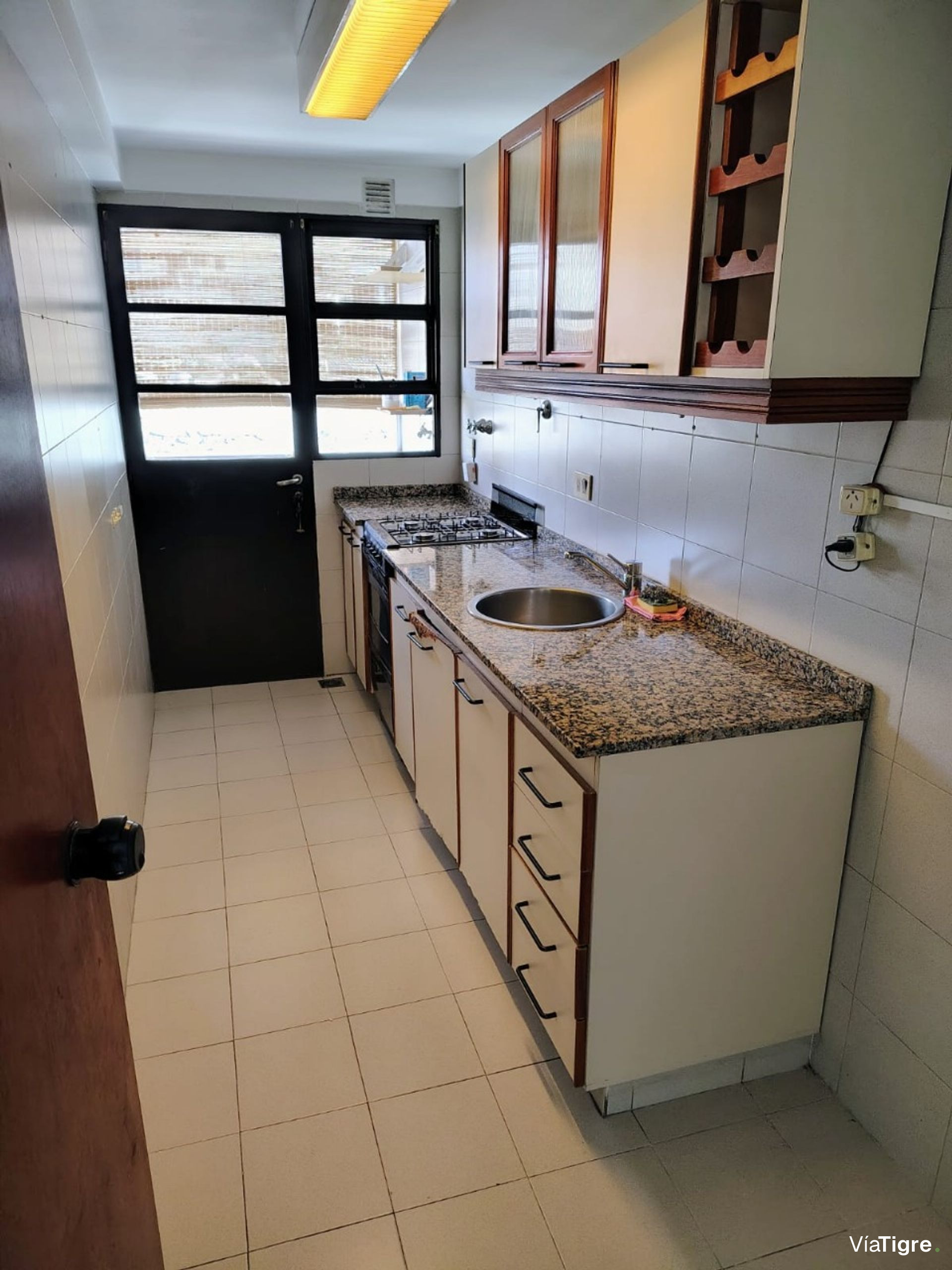 Dep 2 amb en venta San Isidro con cochera y balcón