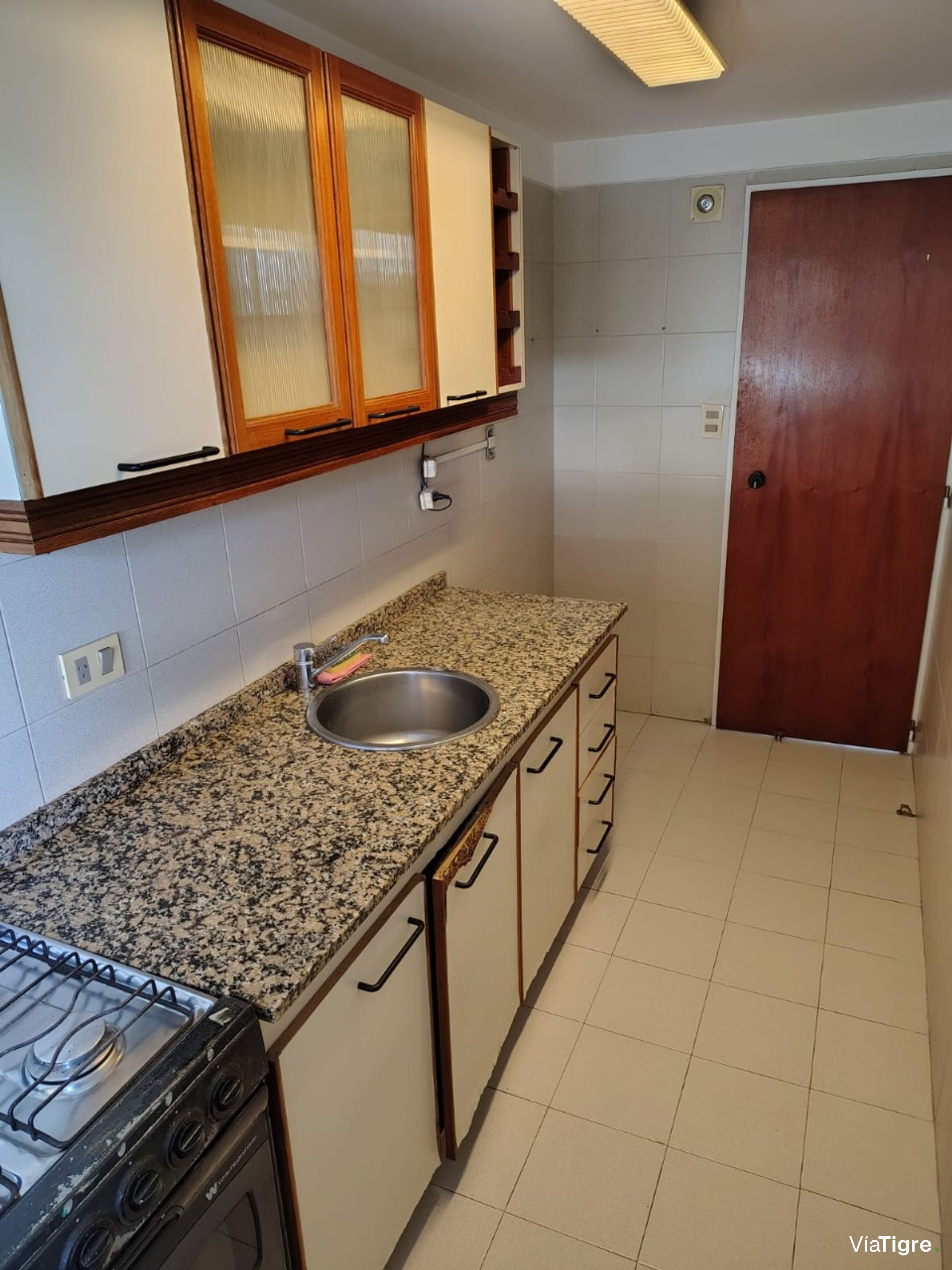 Dep 2 amb en venta San Isidro con cochera y balcón