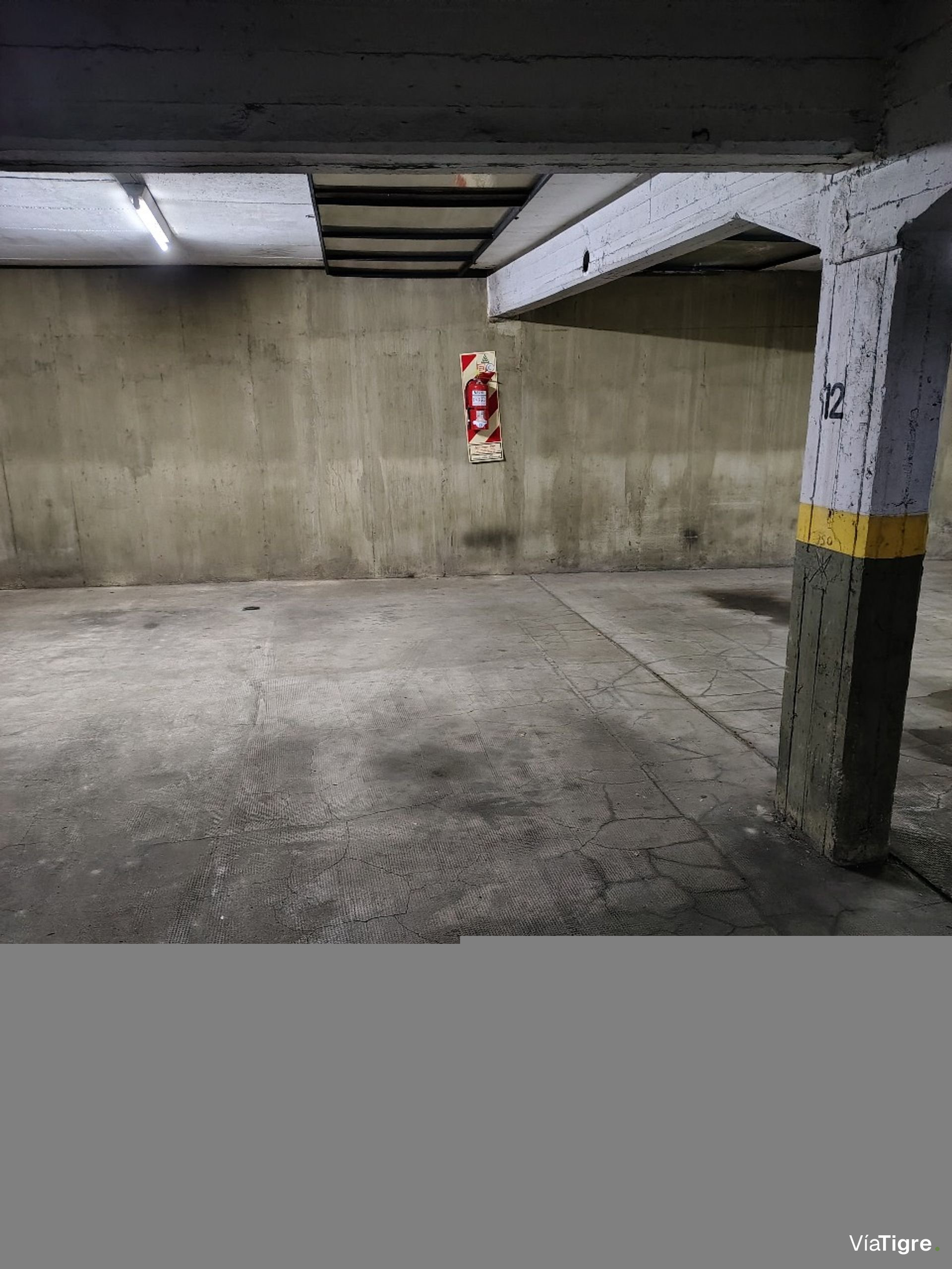Dep 2 amb en venta San Isidro con cochera y balcón