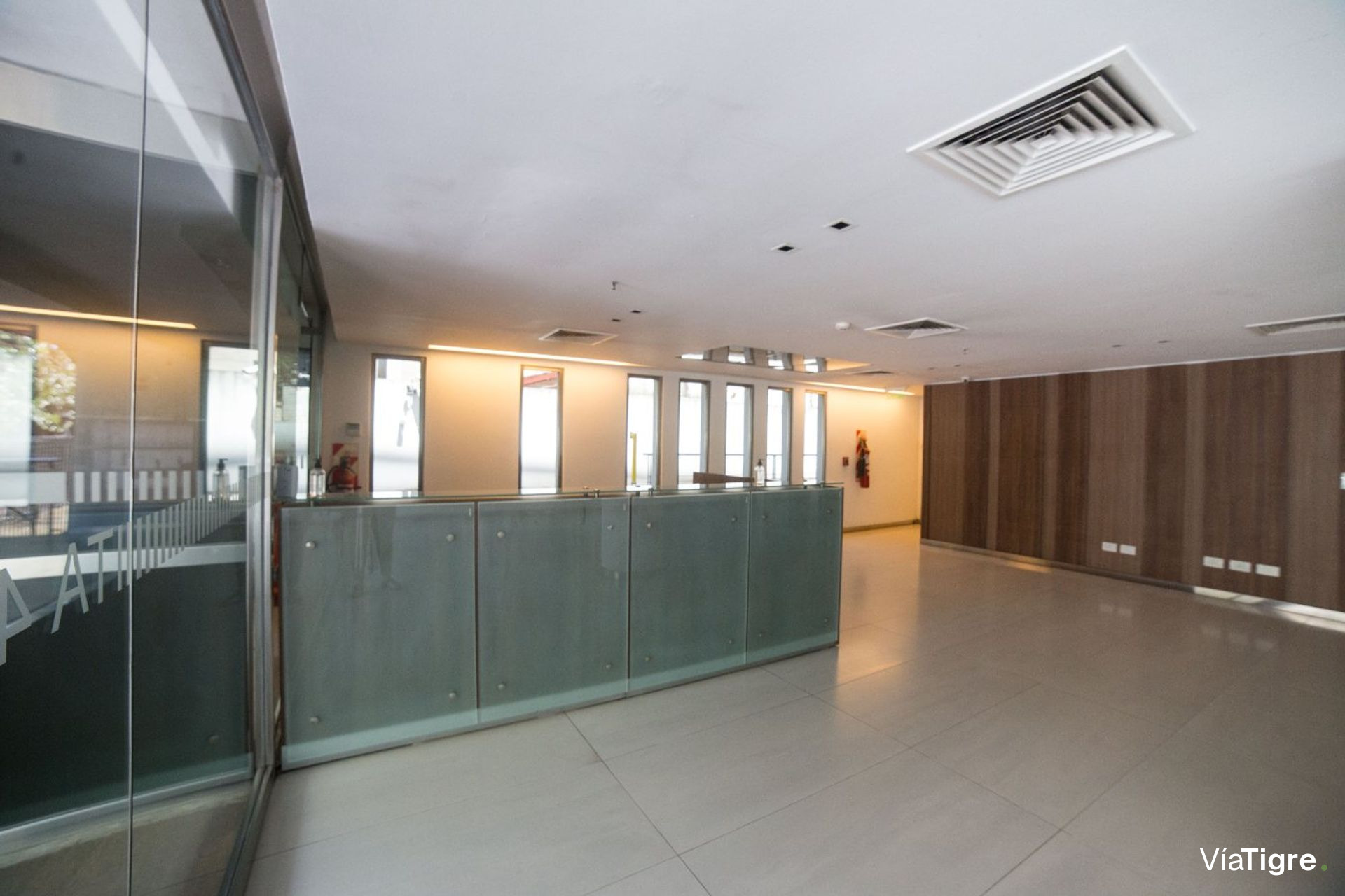 OFICINAS 930 m2 PLANTA LIBRE en OLIVO, 18 cocheras
