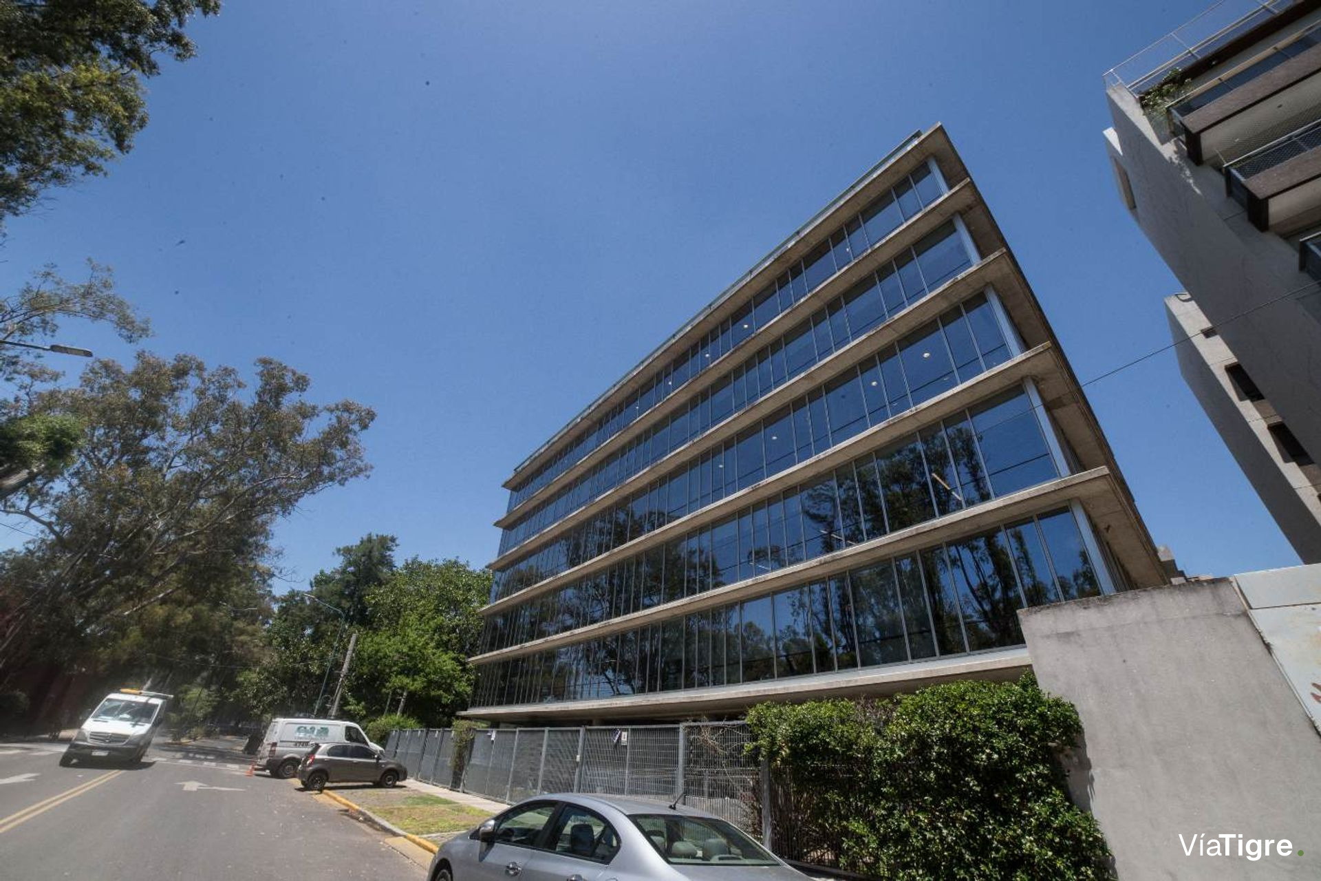OFICINAS 930 m2 PLANTA LIBRE en OLIVO, 18 cocheras