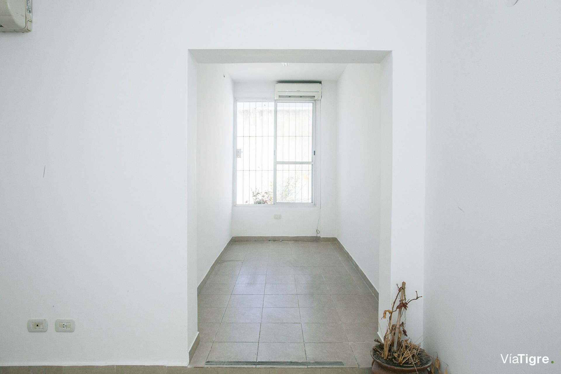 OFICINAS 930 m2 PLANTA LIBRE en OLIVO, 18 cocheras