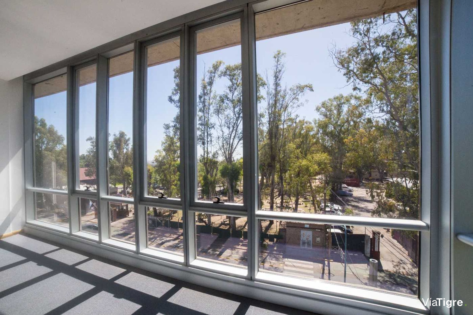 OFICINAS 930 m2 PLANTA LIBRE en OLIVO, 18 cocheras