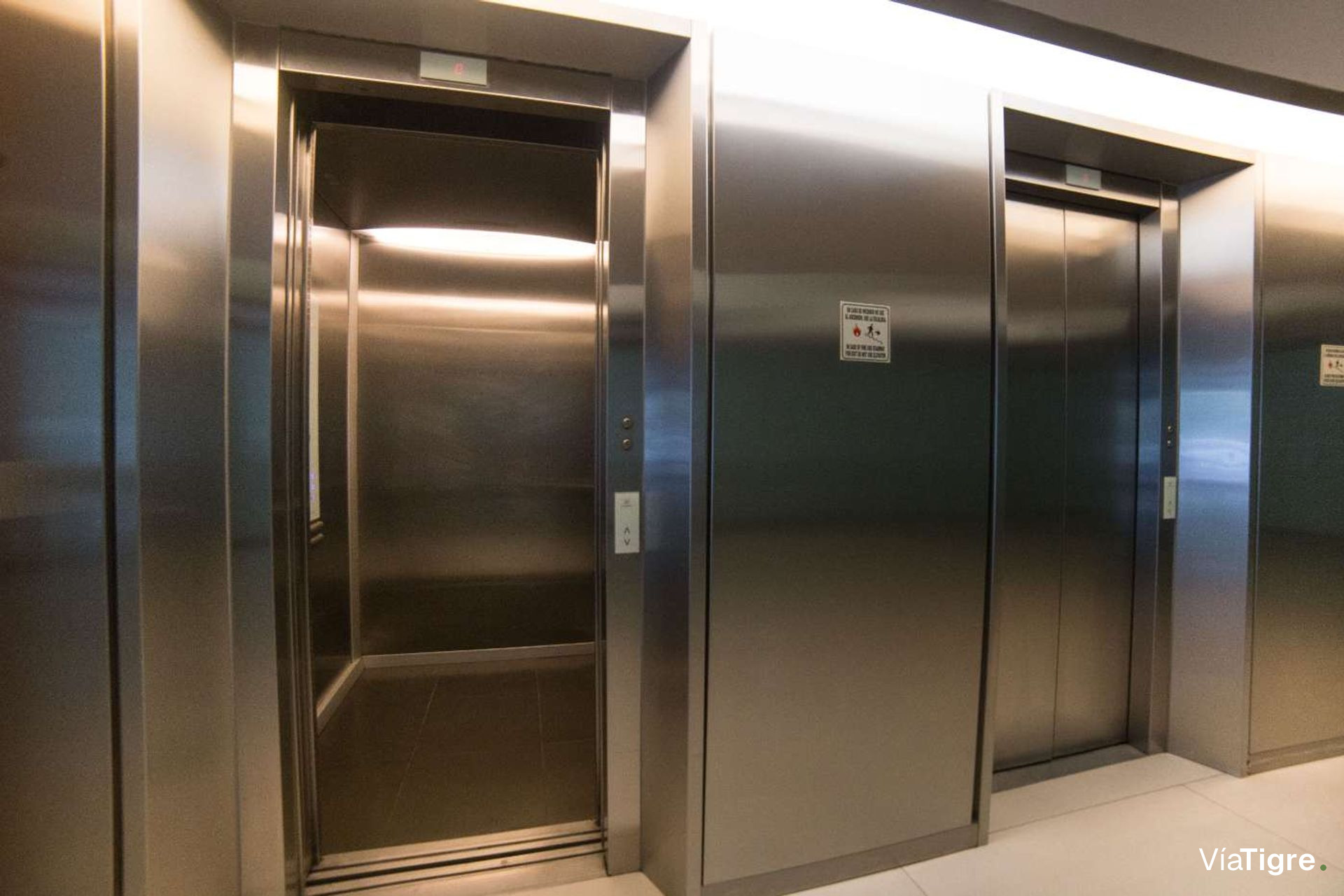 OFICINAS 930 m2 PLANTA LIBRE en OLIVO, 18 cocheras