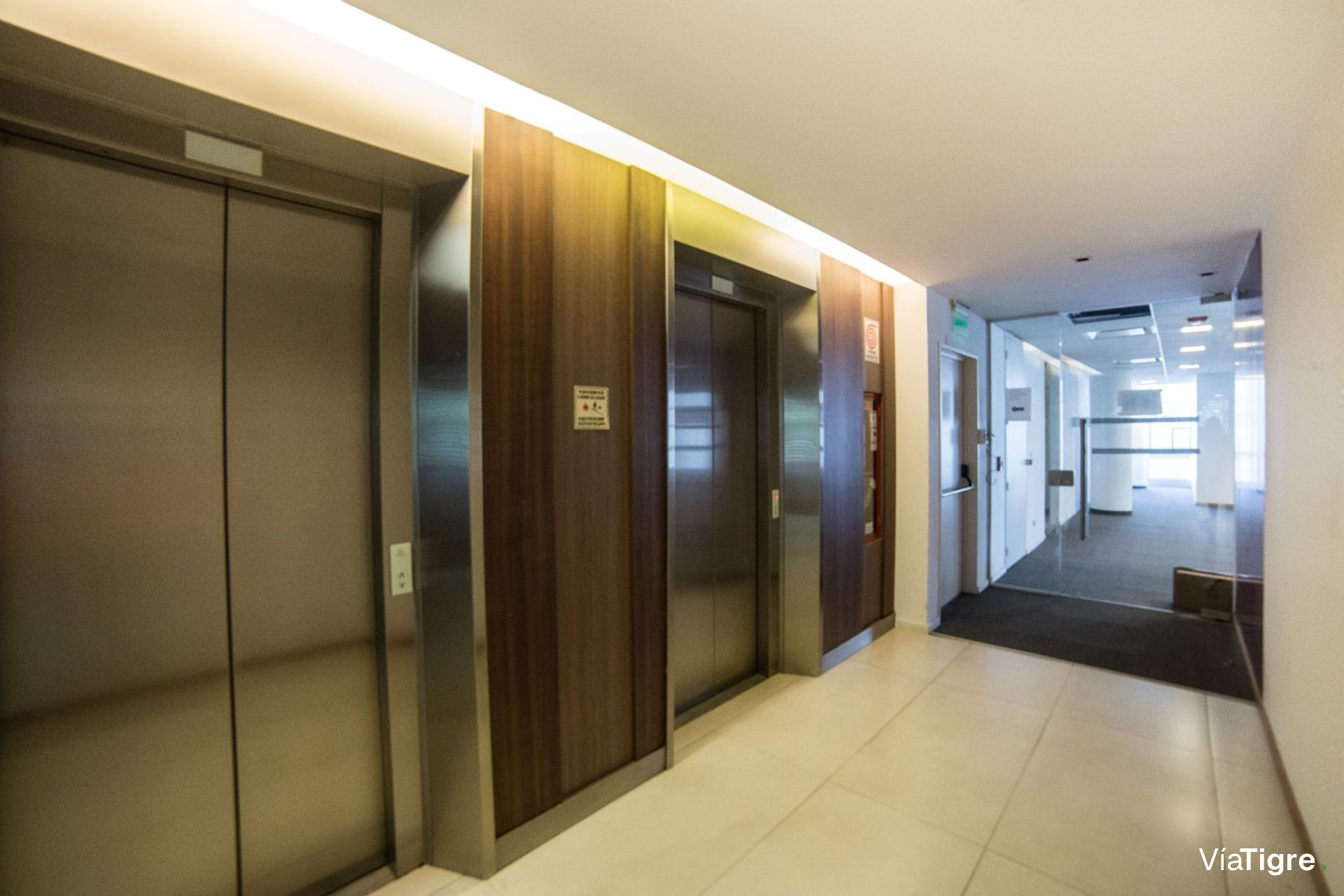 OFICINAS 930 m2 PLANTA LIBRE en OLIVO, 18 cocheras