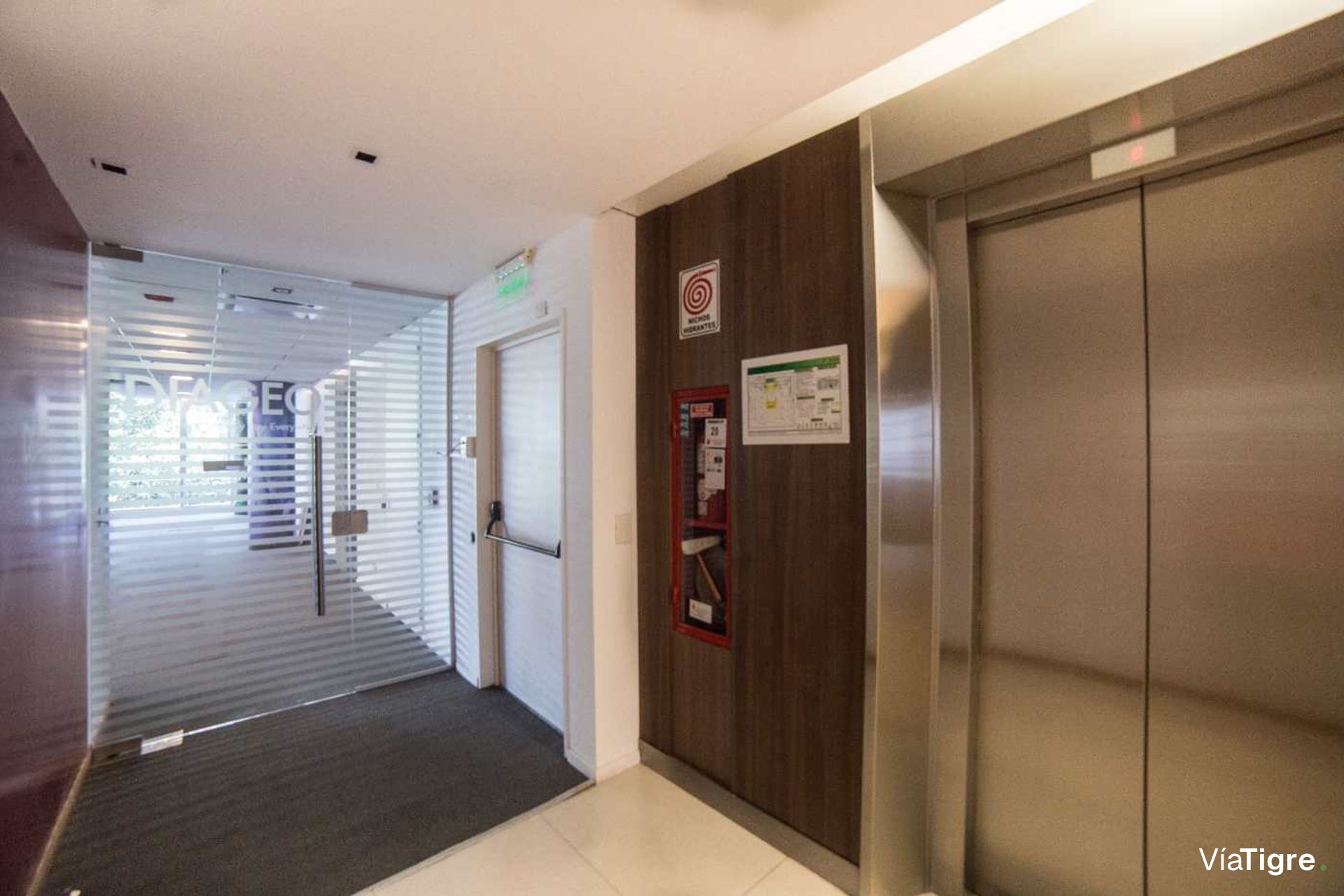 OFICINAS 930 m2 PLANTA LIBRE en OLIVO, 18 cocheras