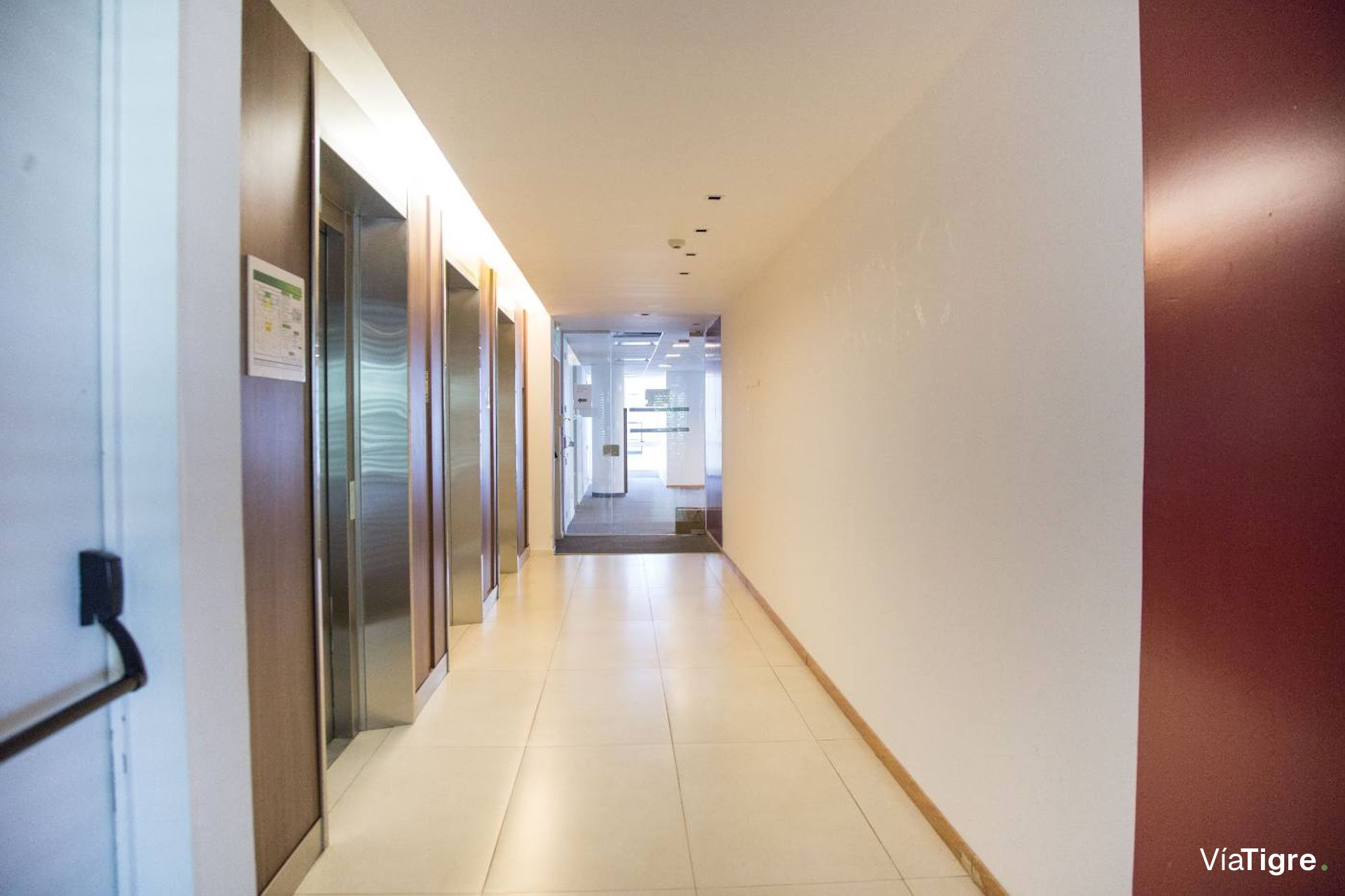 OFICINAS 930 m2 PLANTA LIBRE en OLIVO, 18 cocheras