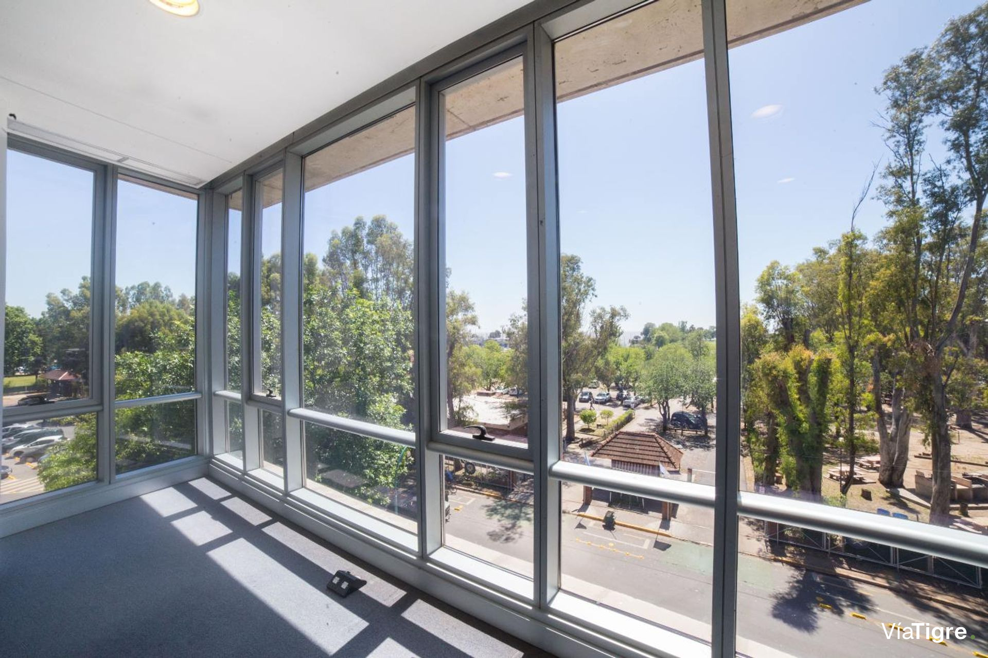 OFICINAS 930 m2 PLANTA LIBRE en OLIVO, 18 cocheras