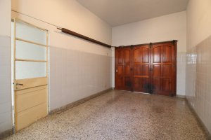 5-Room Sale with Garage and 2 Patios