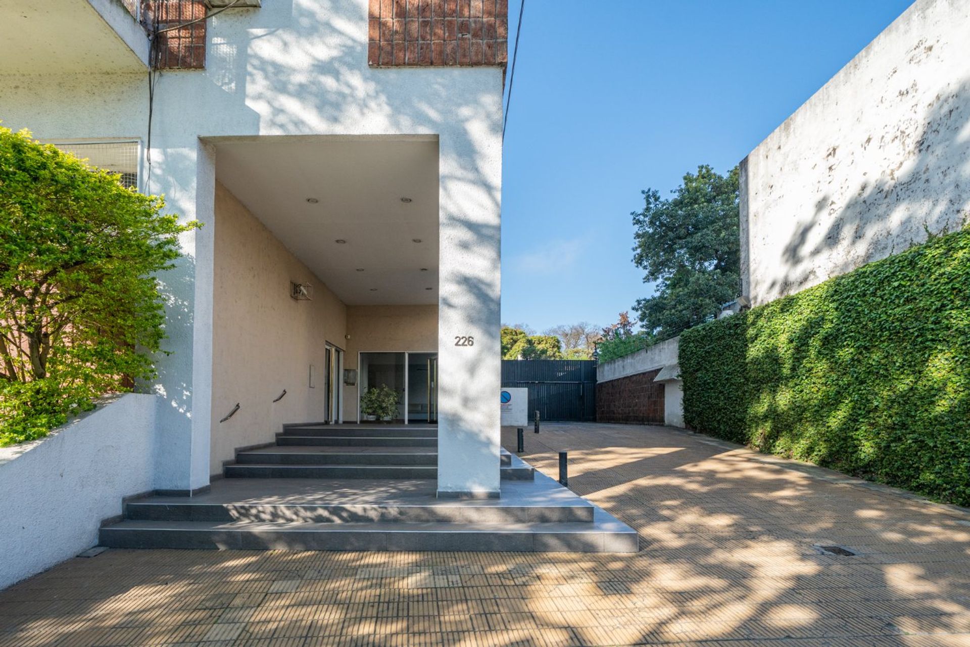 Venta Dpto 4 Amb.- Frente al Hipodromo- San Isidro