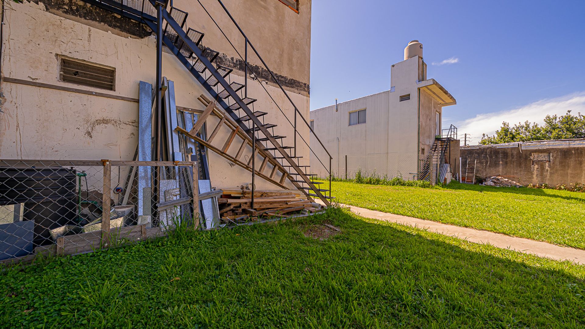 Casa Multifamiliar Venta Benavidez Zona Comercial
