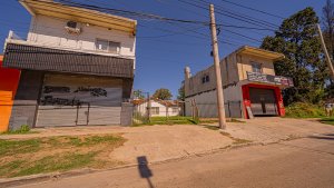 LOT 1000 square meters with constructions for sale BENAVIDEZ