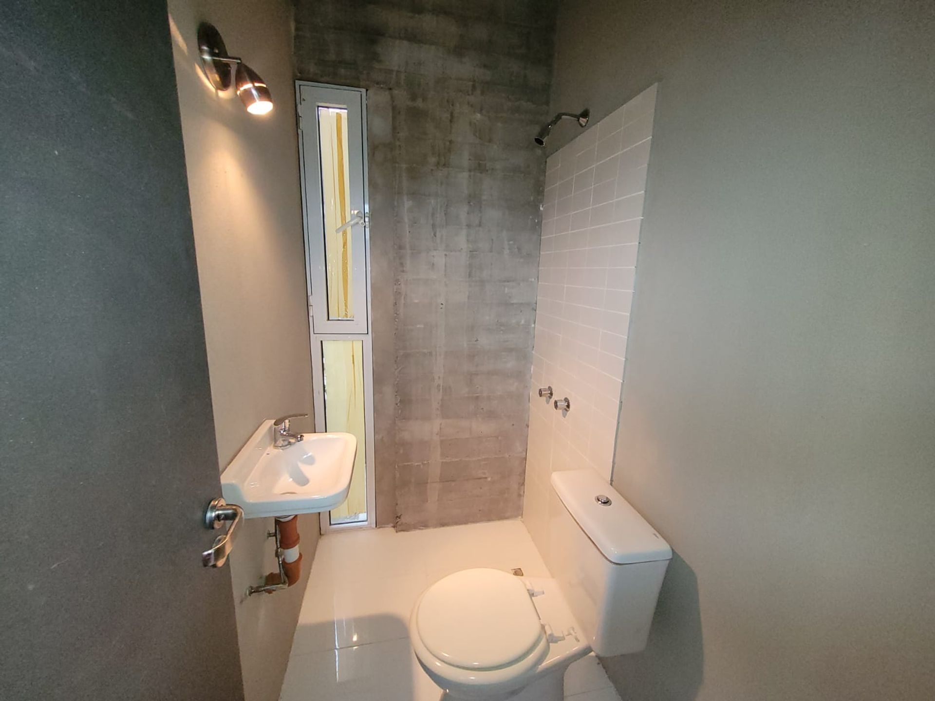 Venta Casa 4amb + dep a la laguna Barrio cerrTigre