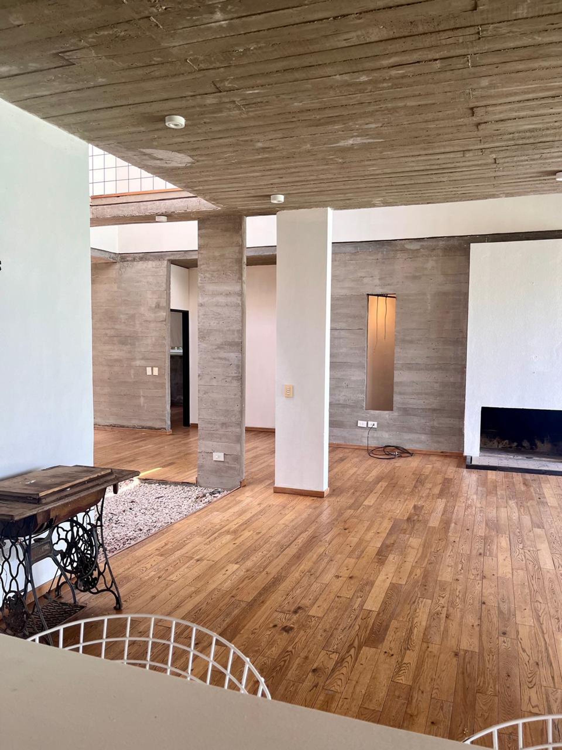 Venta Casa 4amb + dep a la laguna Barrio cerrTigre