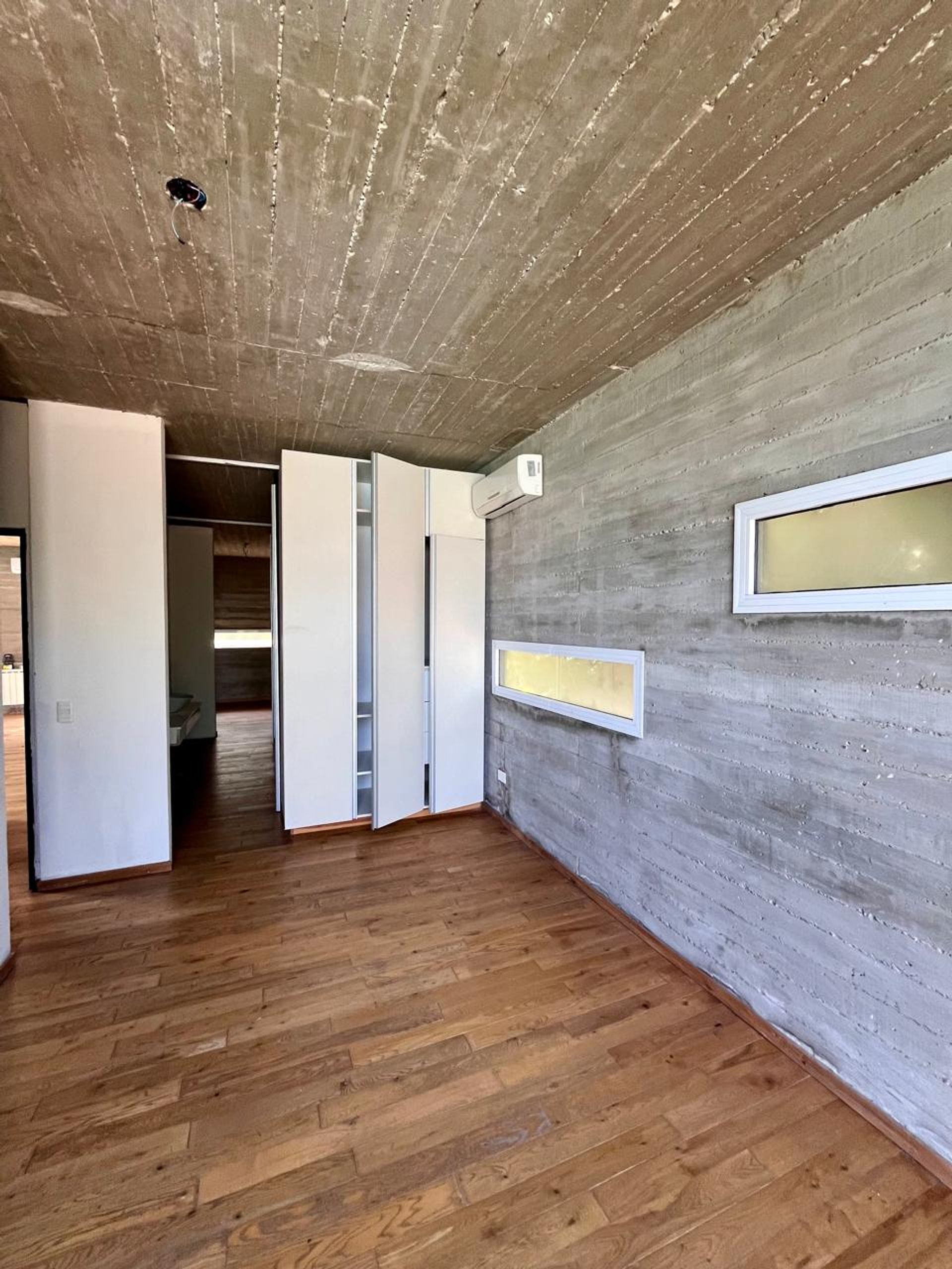 Venta Casa 4amb + dep a la laguna Barrio cerrTigre
