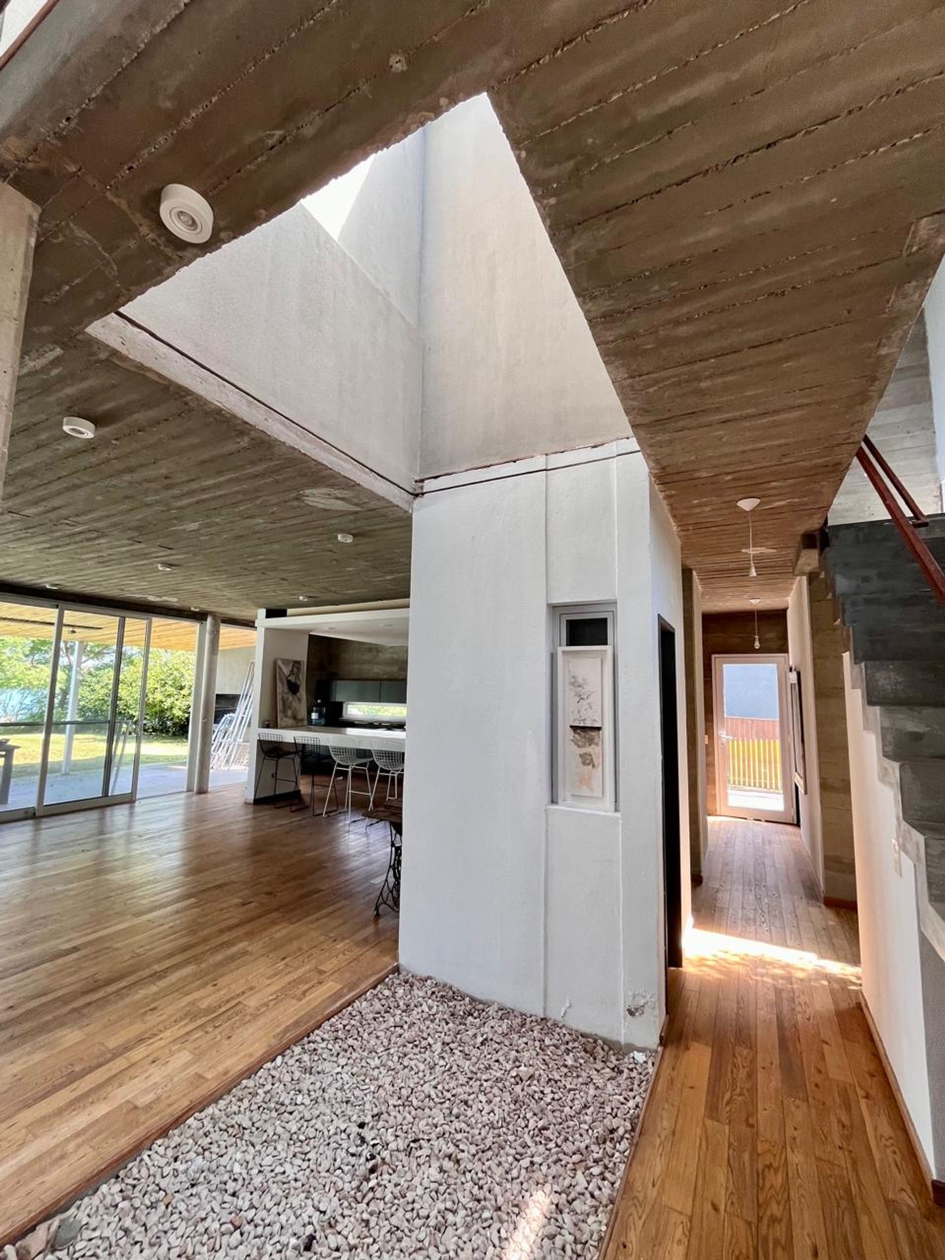 Venta Casa 4amb + dep a la laguna Barrio cerrTigre