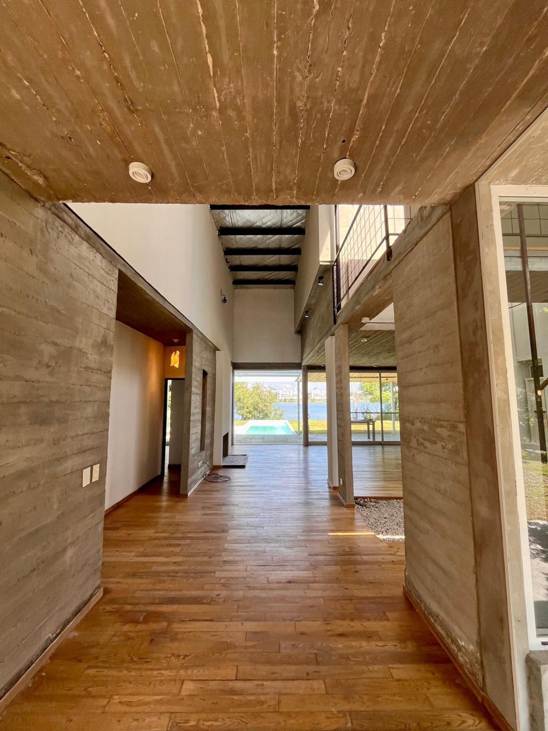 Venta Casa 4amb + dep a la laguna Barrio cerrTigre