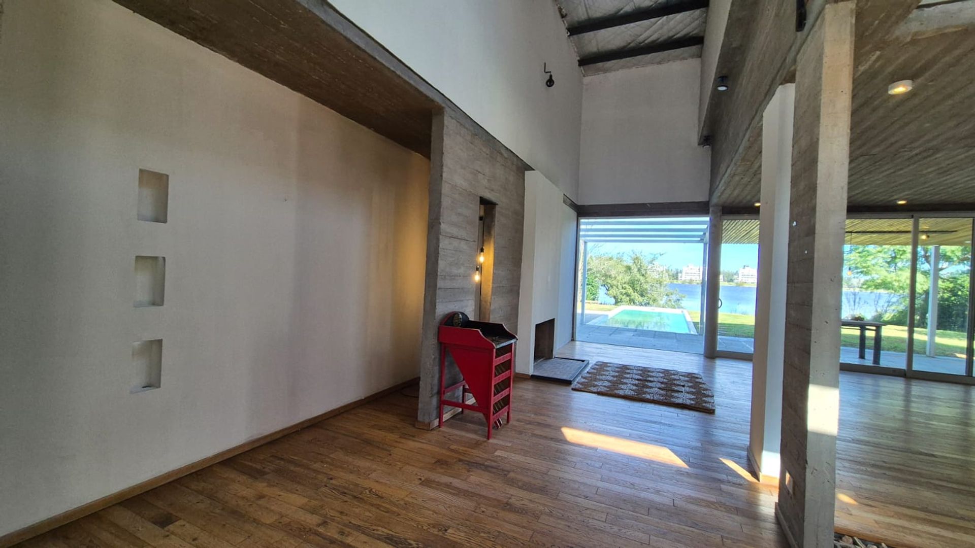 Venta Casa 4amb + dep a la laguna Barrio cerrTigre