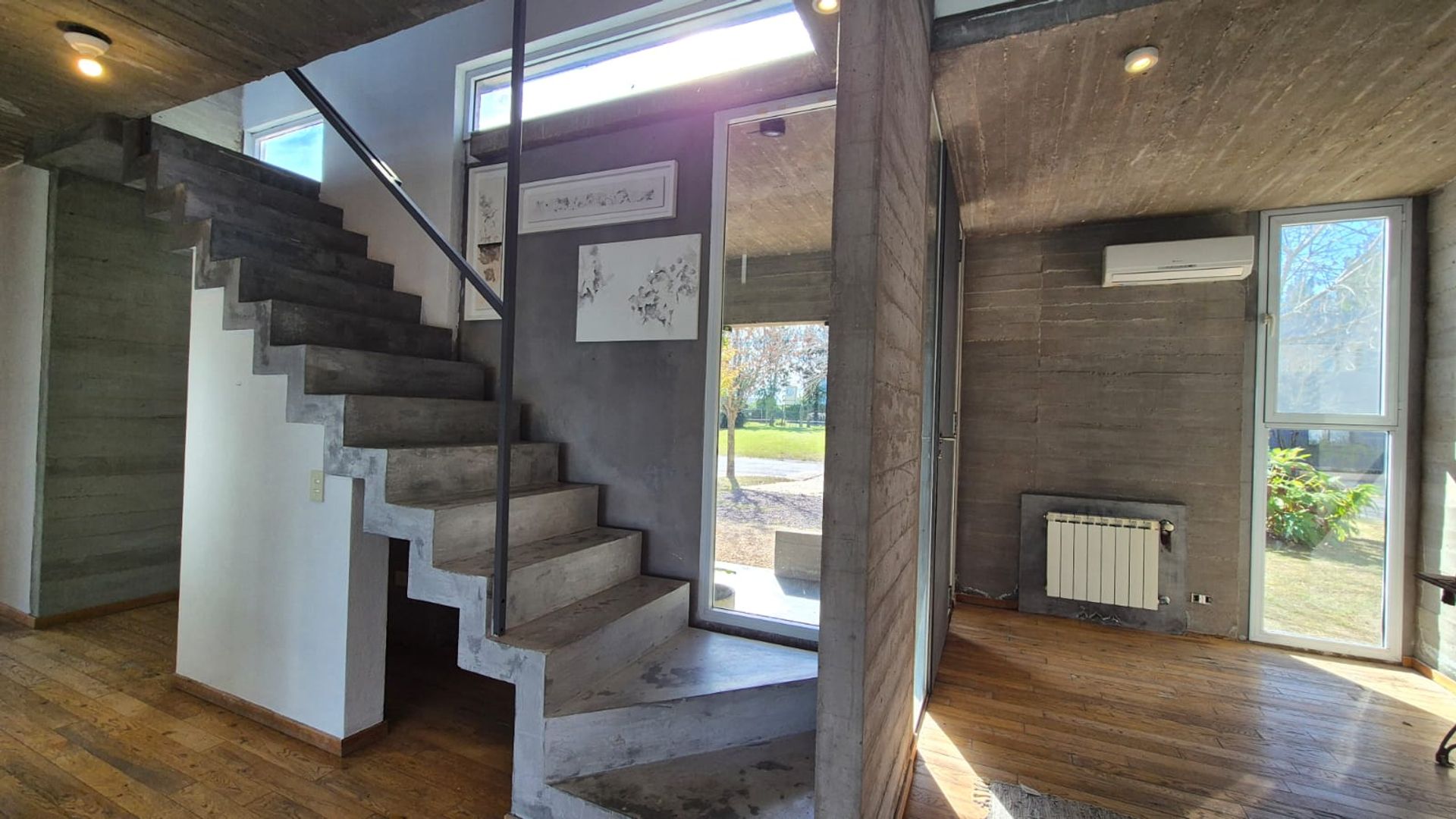 Venta Casa 4amb + dep a la laguna Barrio cerrTigre