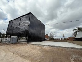 Venta Casa 4amb + dep a la laguna Barrio cerrTigre