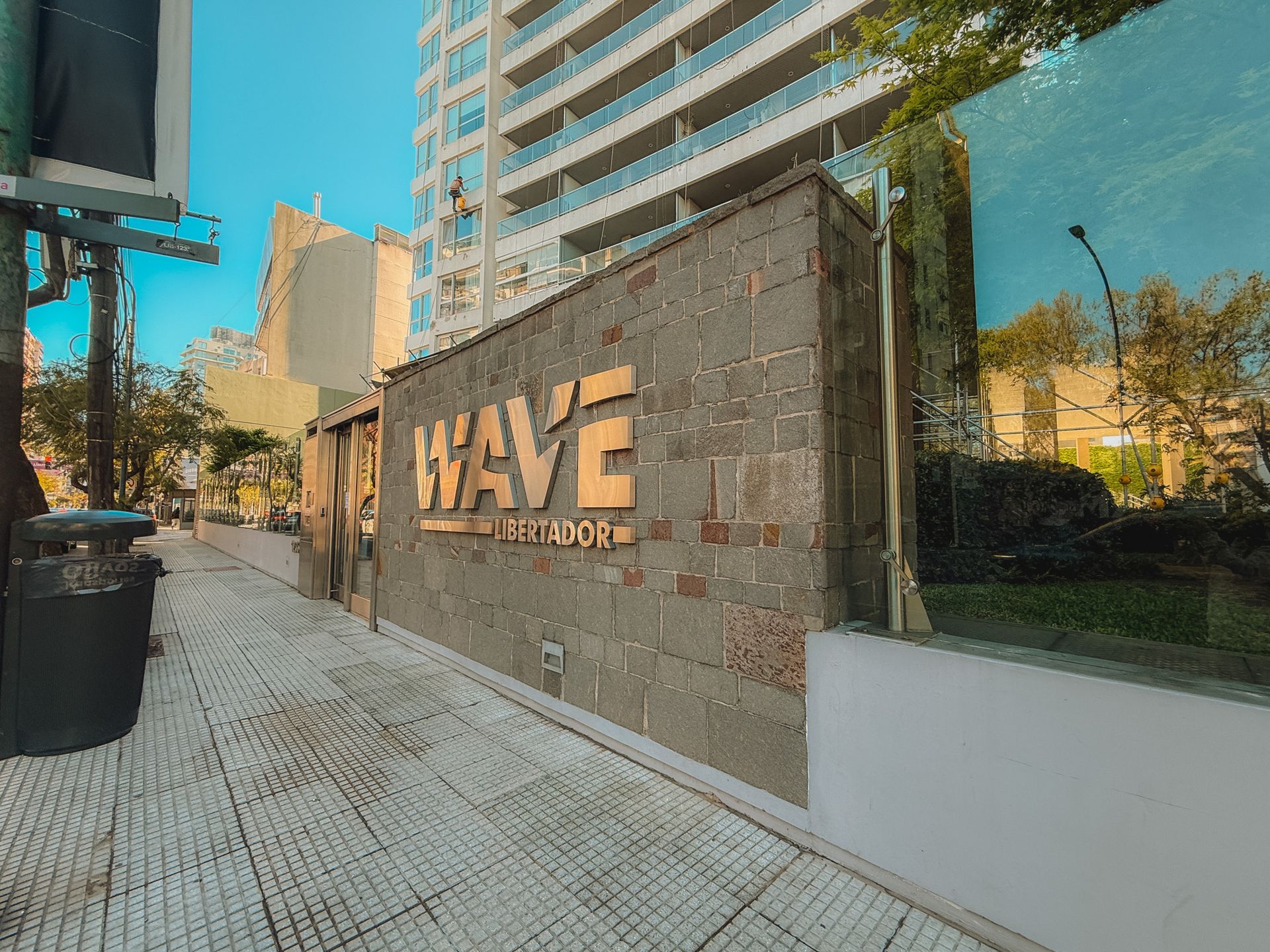 Venta Departamento 2 Amb En Torre Wave Con Cochera