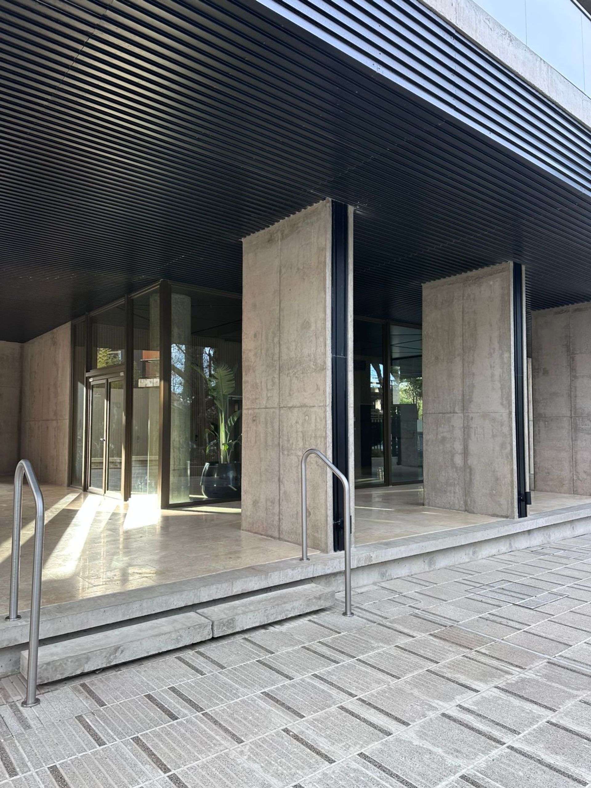 Casa En Martinez. 4 Ambientes. Refaccionada