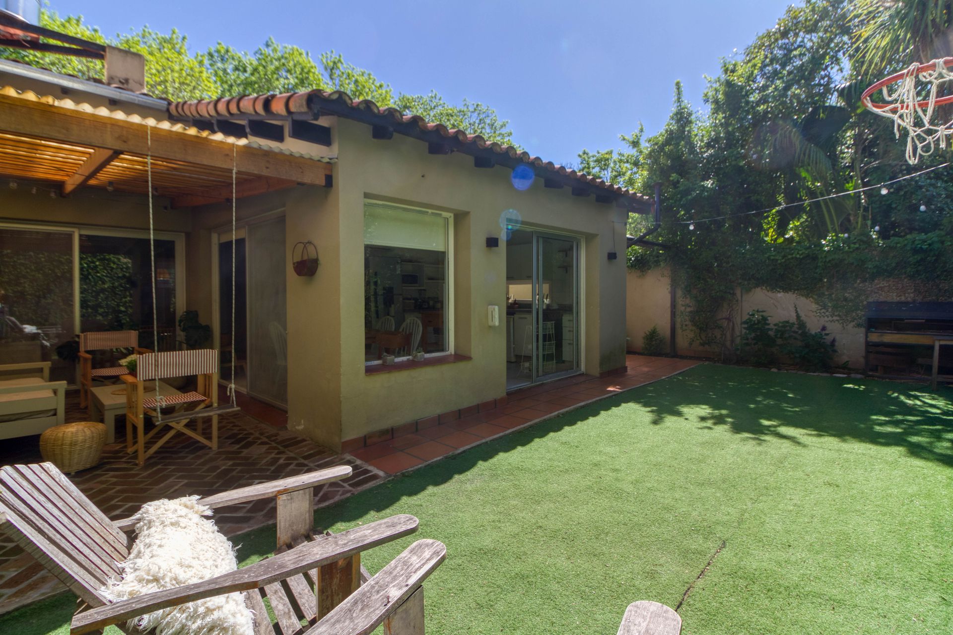 Casa En Martinez. 4 Ambientes. Refaccionada