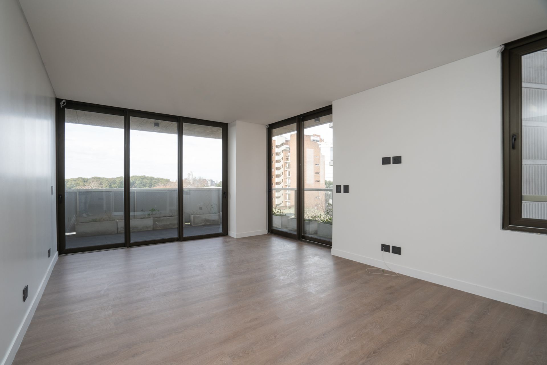 Casa En Martinez. 4 Ambientes. Refaccionada