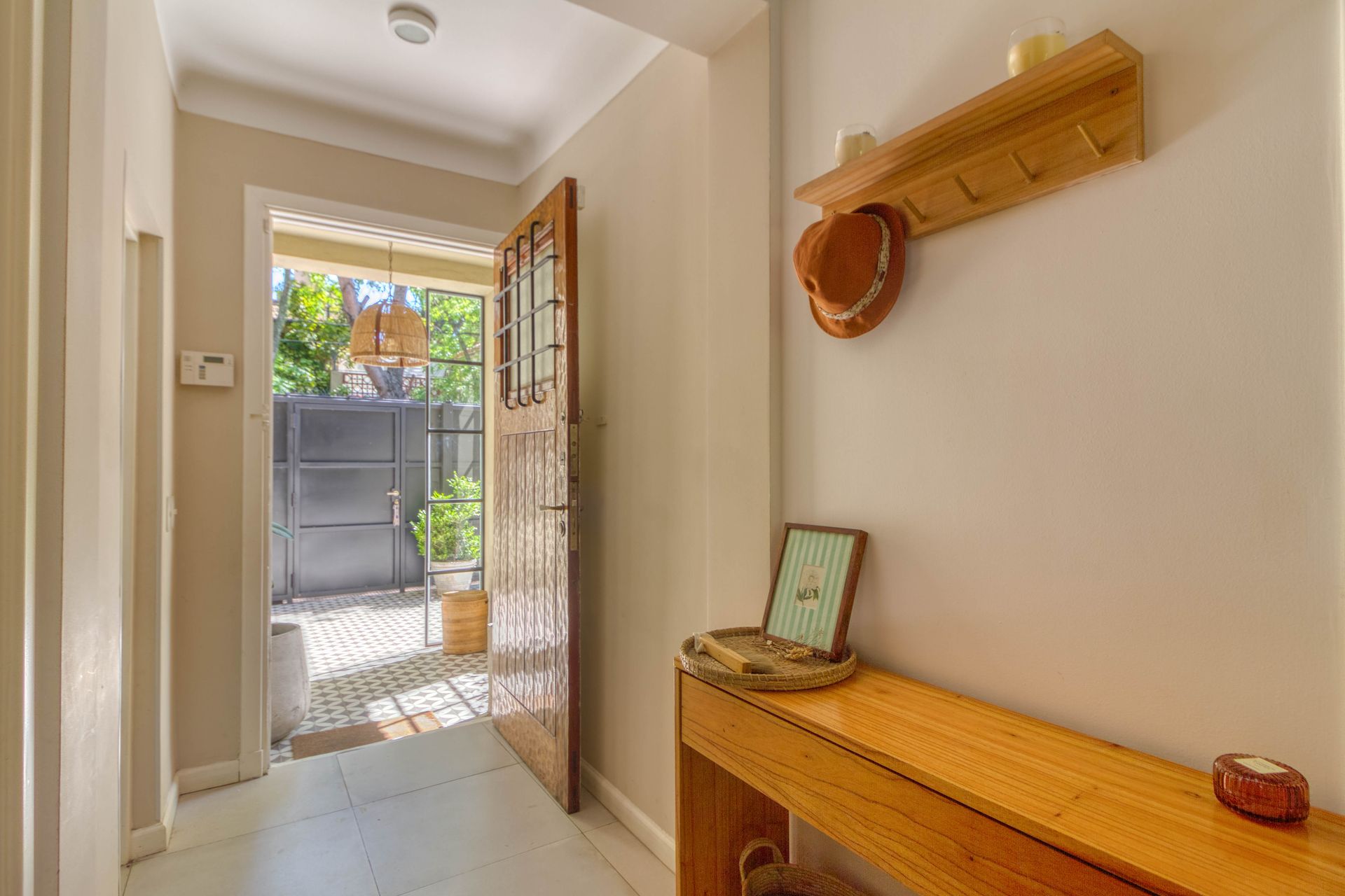 Casa En Martinez. 4 Ambientes. Refaccionada