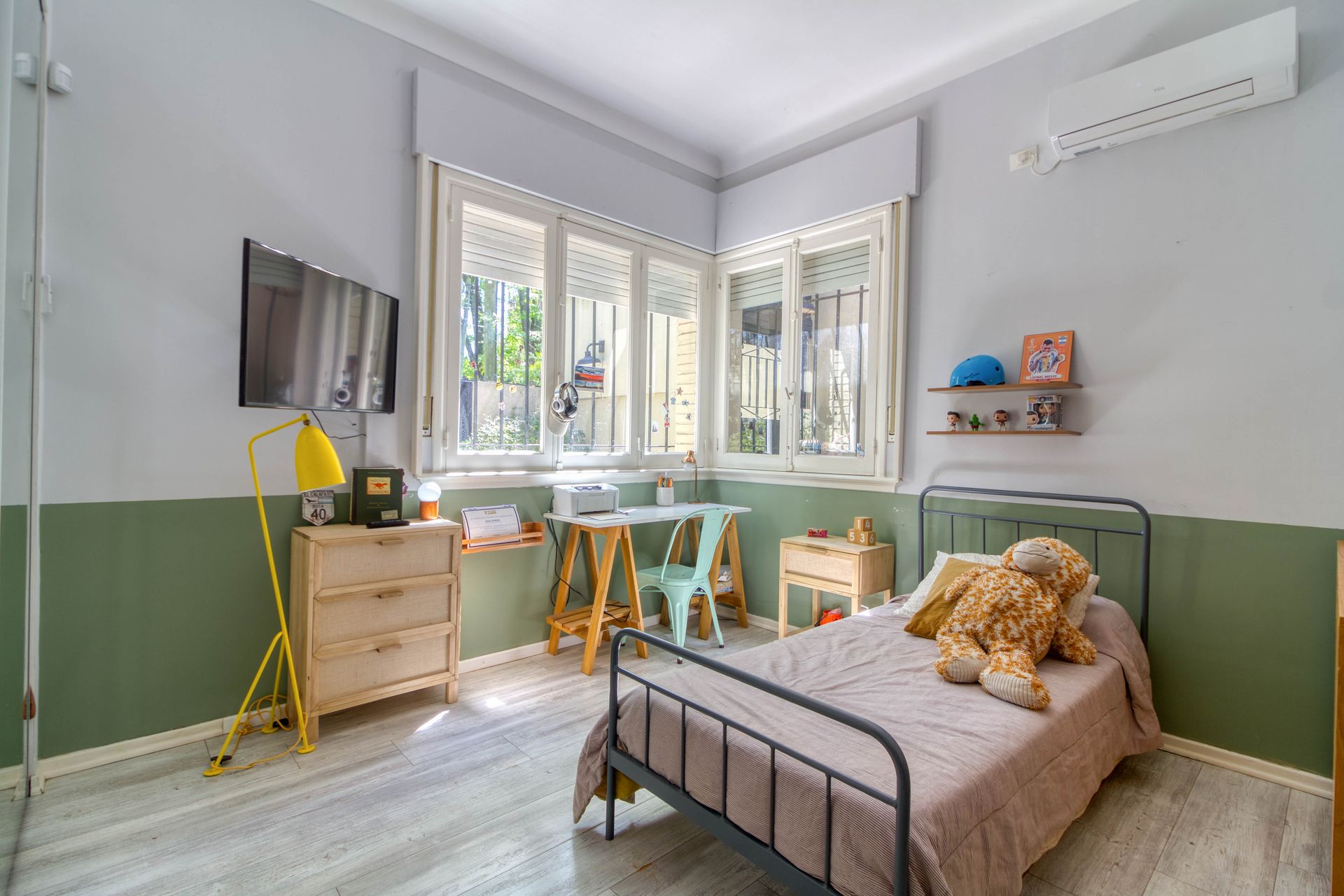 Casa En Martinez. 4 Ambientes. Refaccionada
