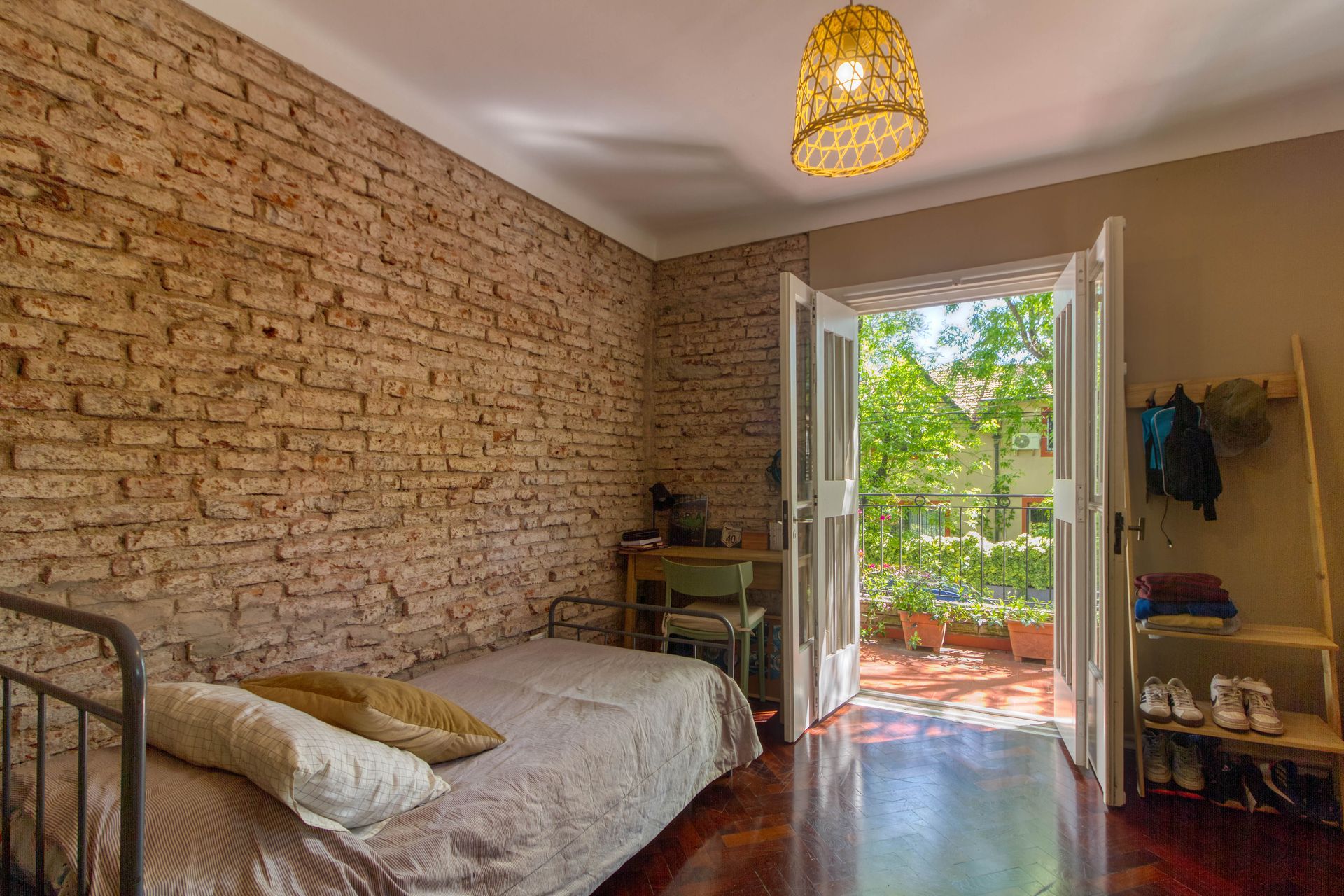 Casa En Martinez. 4 Ambientes. Refaccionada