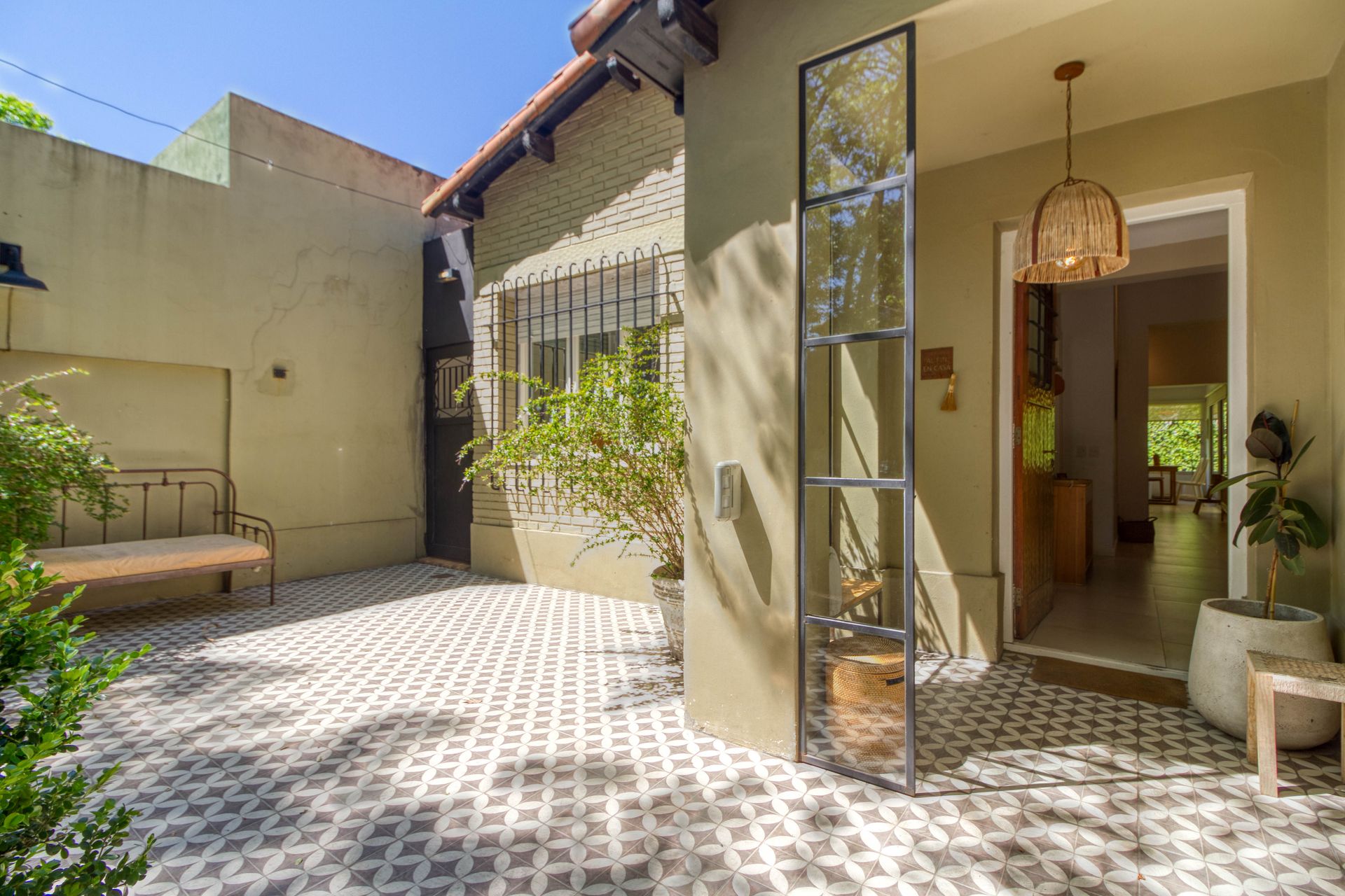 Casa En Martinez. 4 Ambientes. Refaccionada