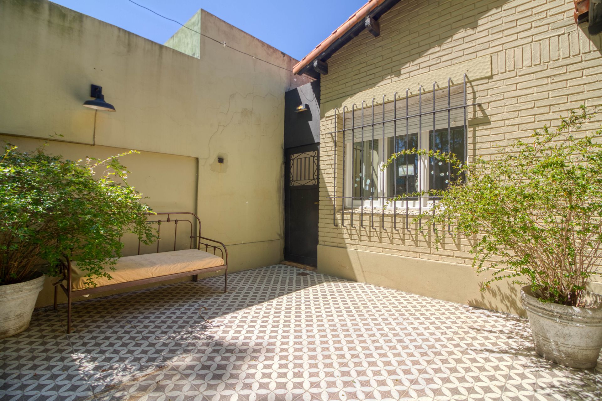 Casa En Martinez. 4 Ambientes. Refaccionada