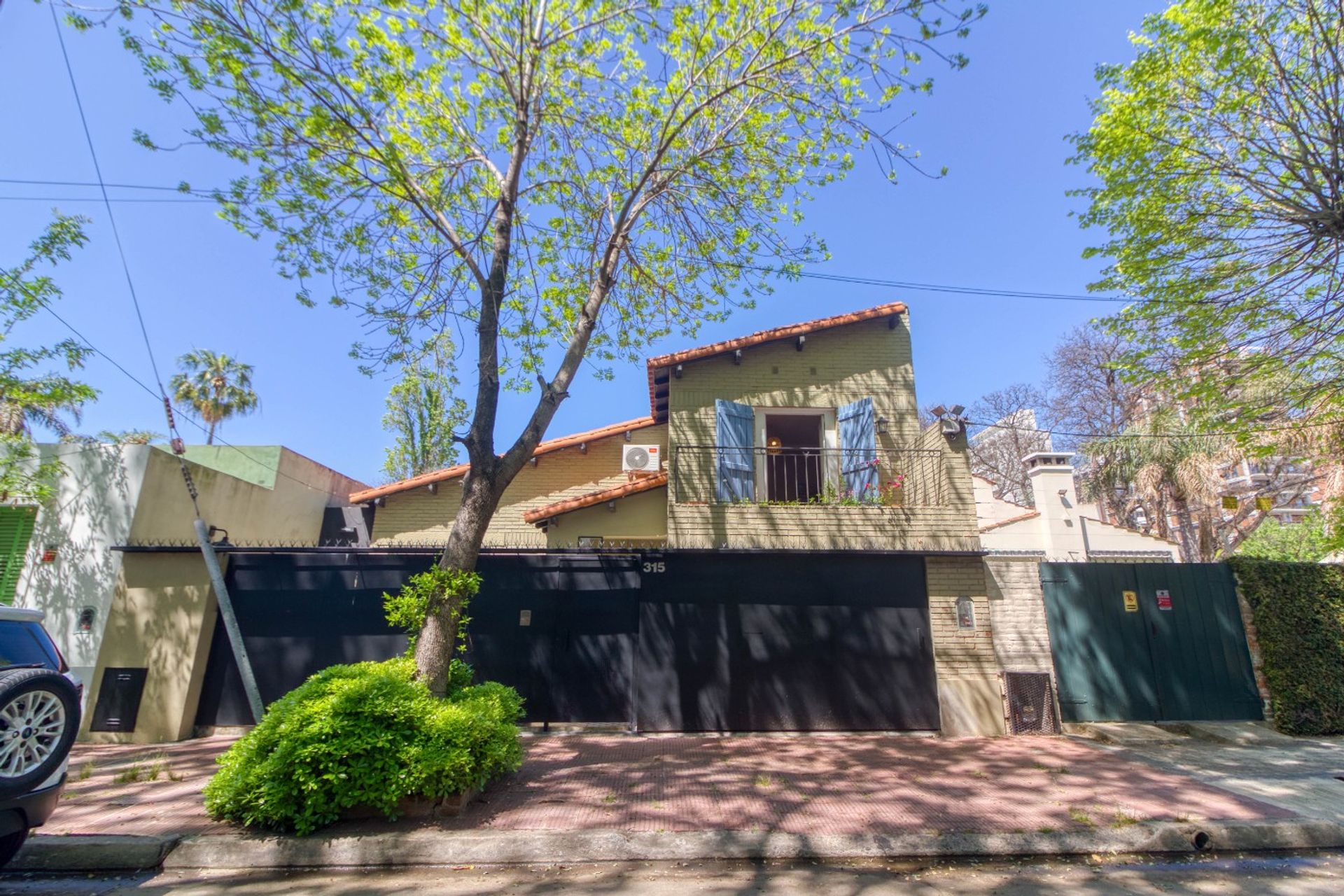Casa En Martinez. 4 Ambientes. Refaccionada