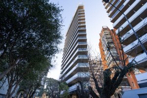 Casa En Martinez. 4 Ambientes. Refaccionada