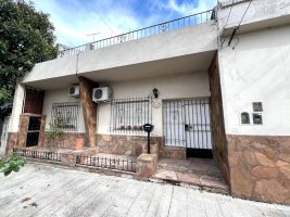 Sale of Multifamily House in Martínez with Terrace