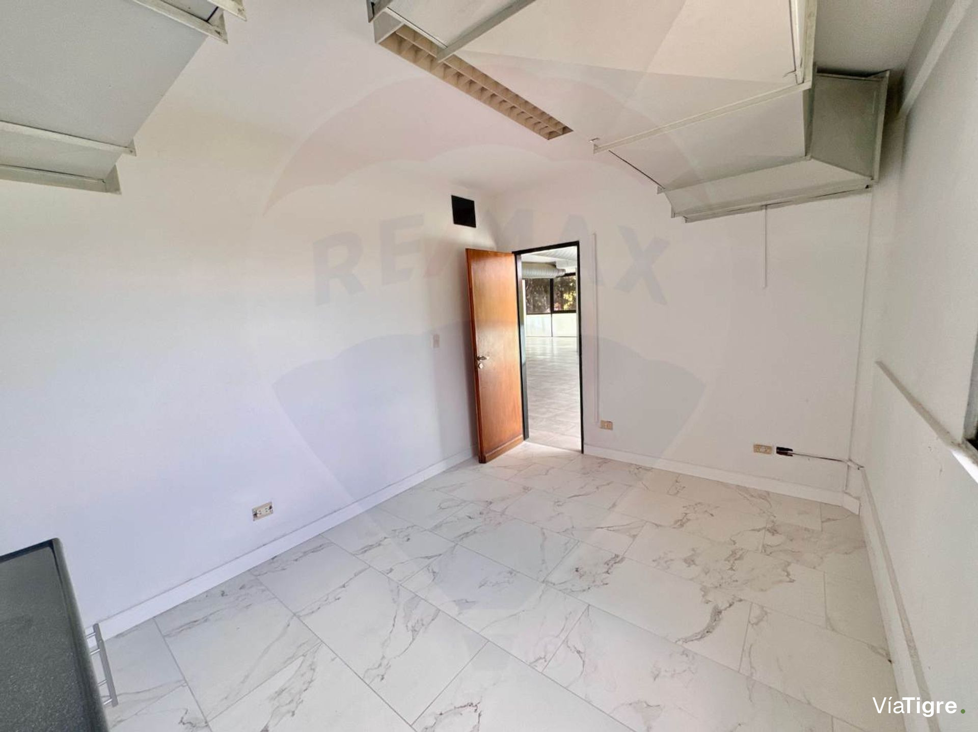 VENTA Oficina comercial vs usos Martinez
