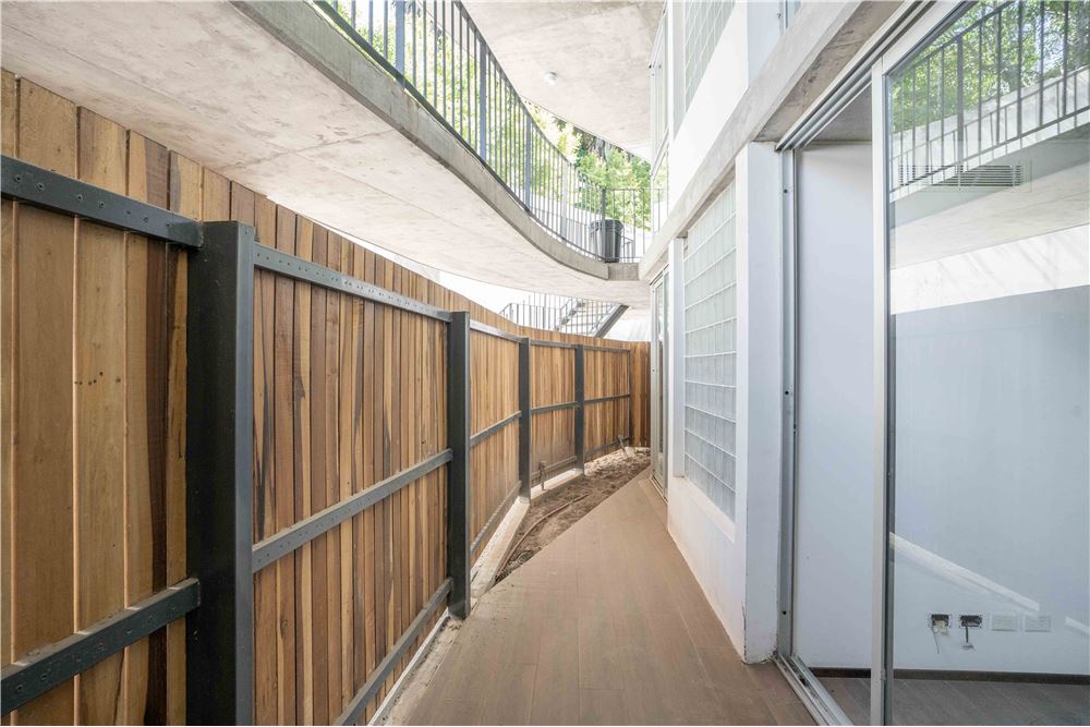 VENTA CASA A ESTRENAR 5 amb. Barrio Carpinchos