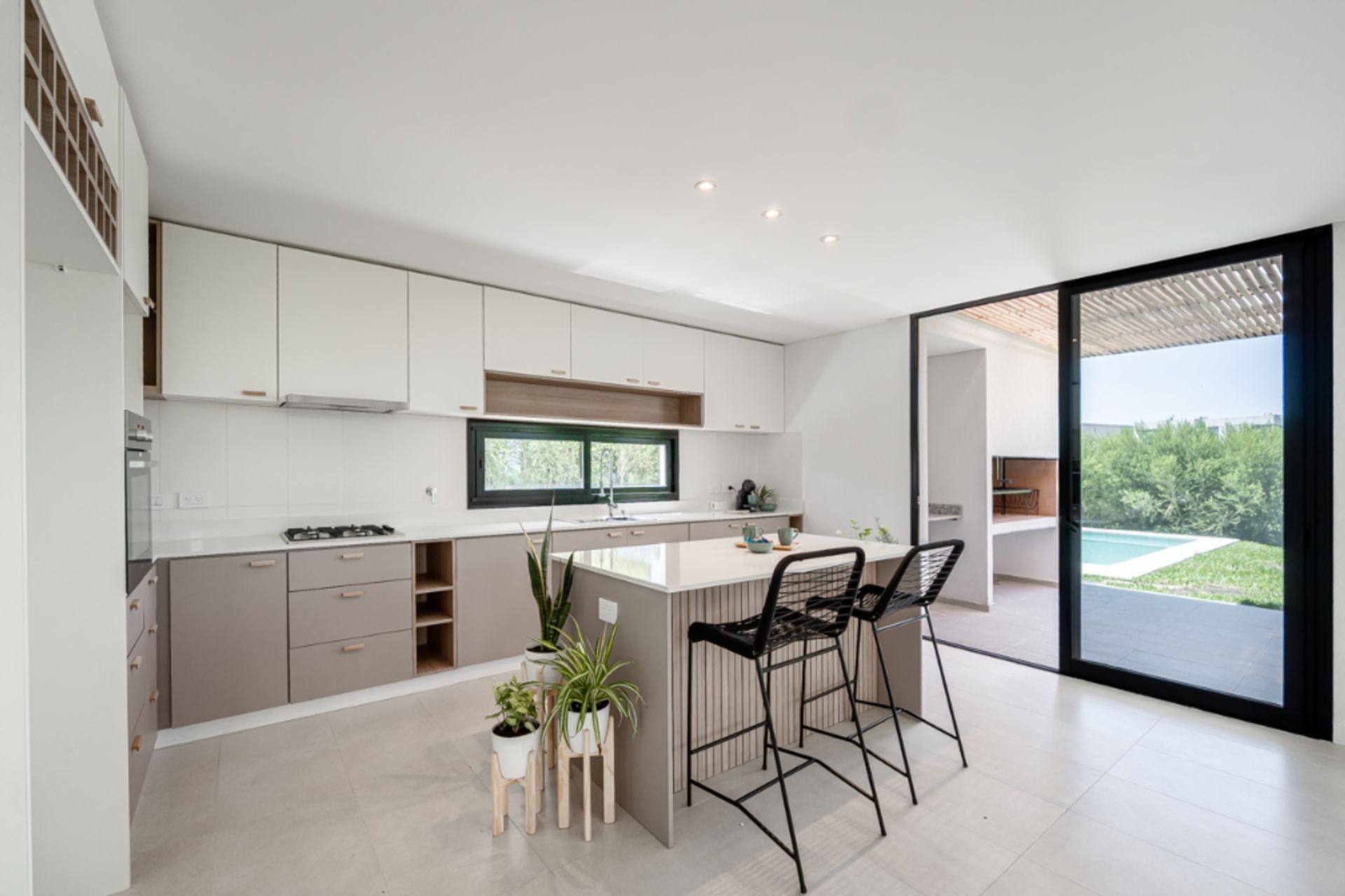 VENTA CASA A ESTRENAR 5 amb. Barrio Carpinchos